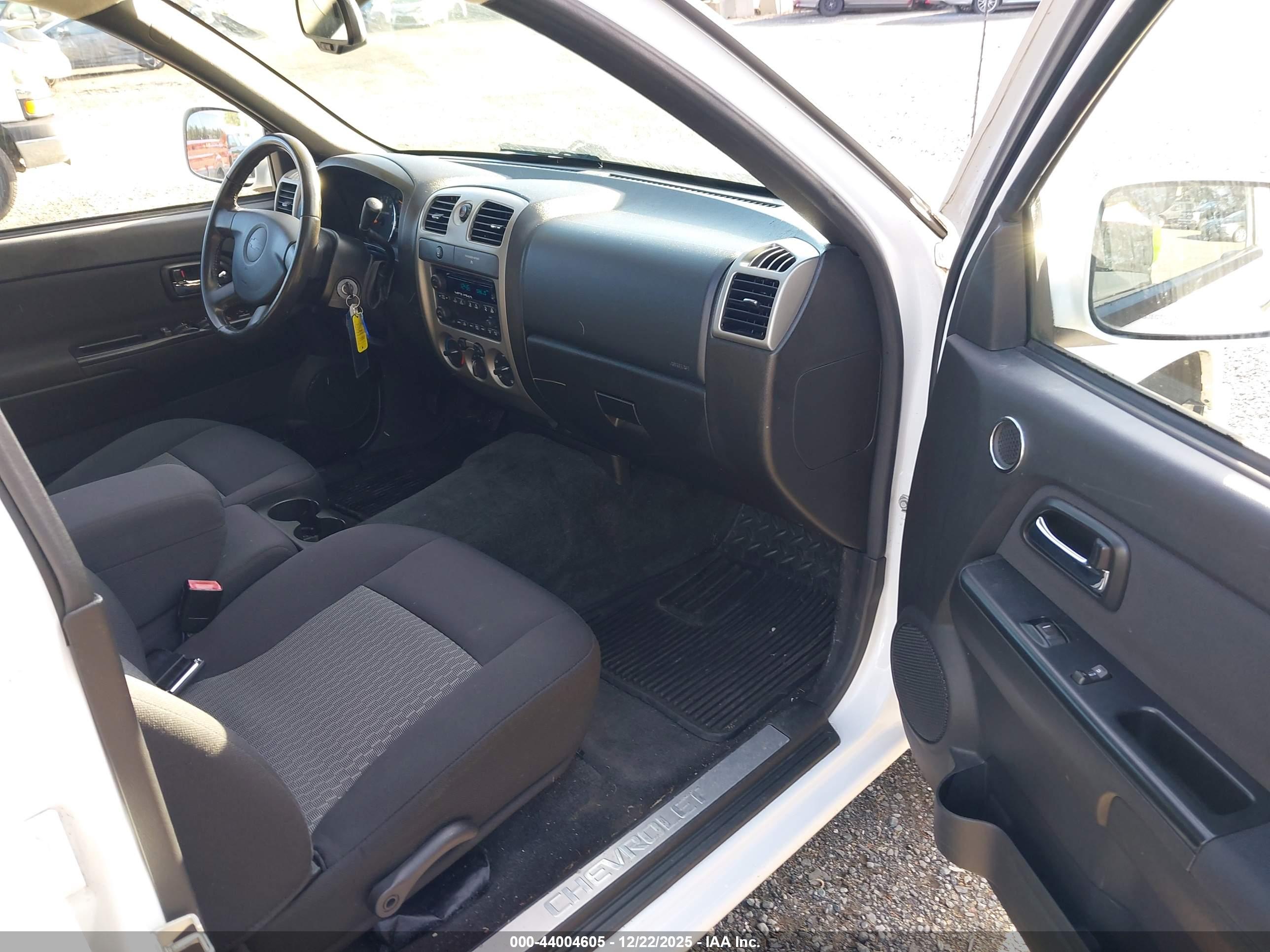 CHEVROLET COLORADO image 5