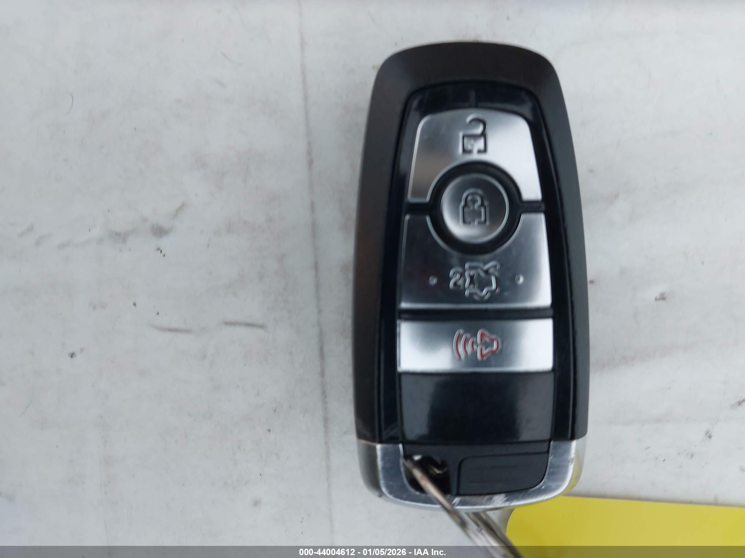 FORD FUSION image 11