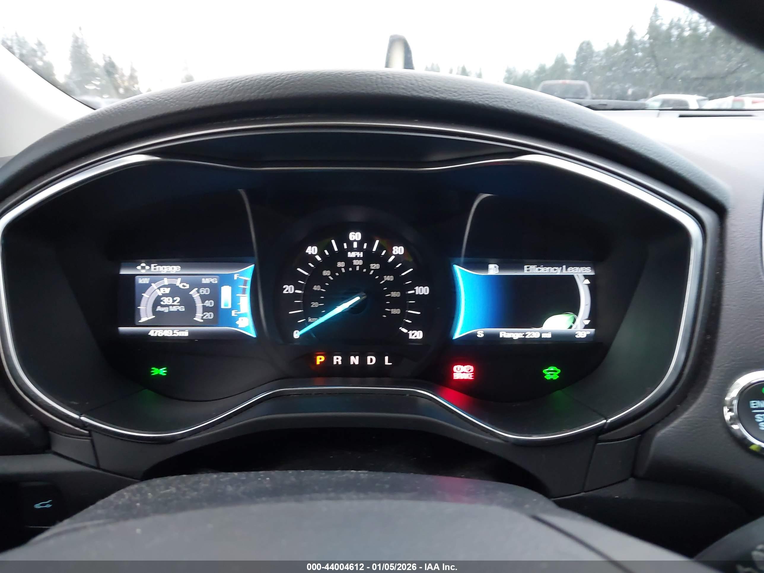 FORD FUSION image 7