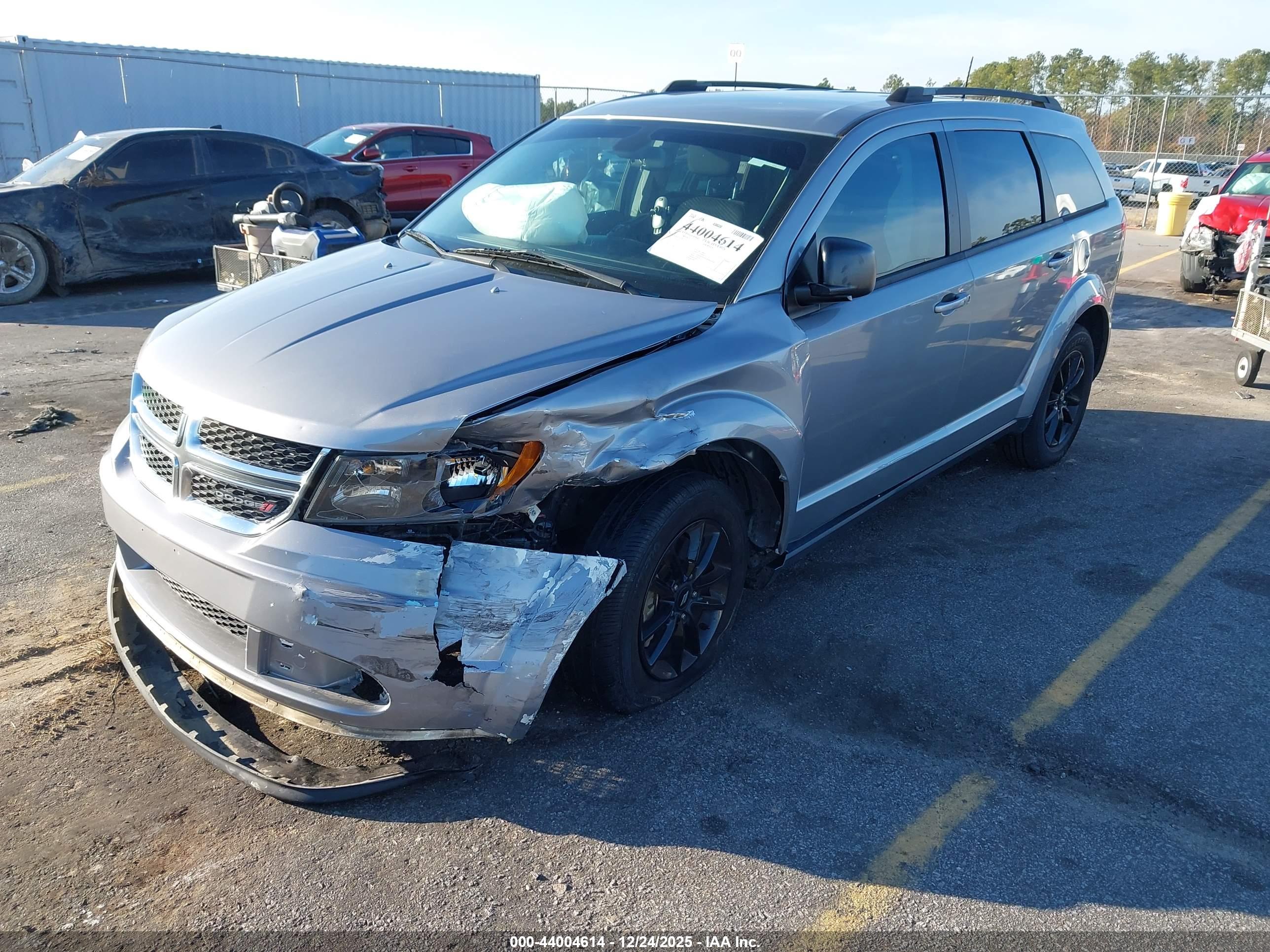 DODGE JOURNEY image 2