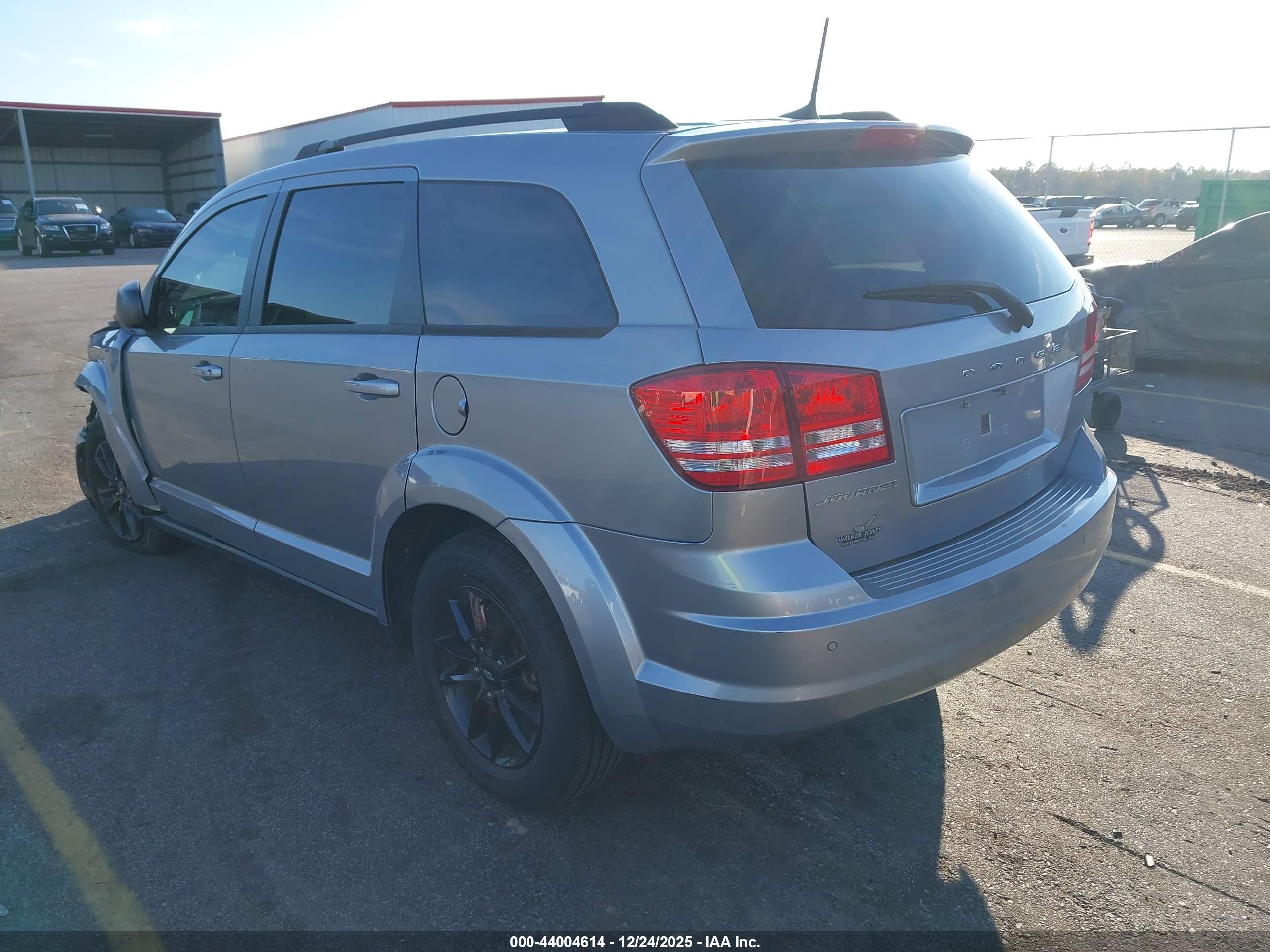 DODGE JOURNEY image 3
