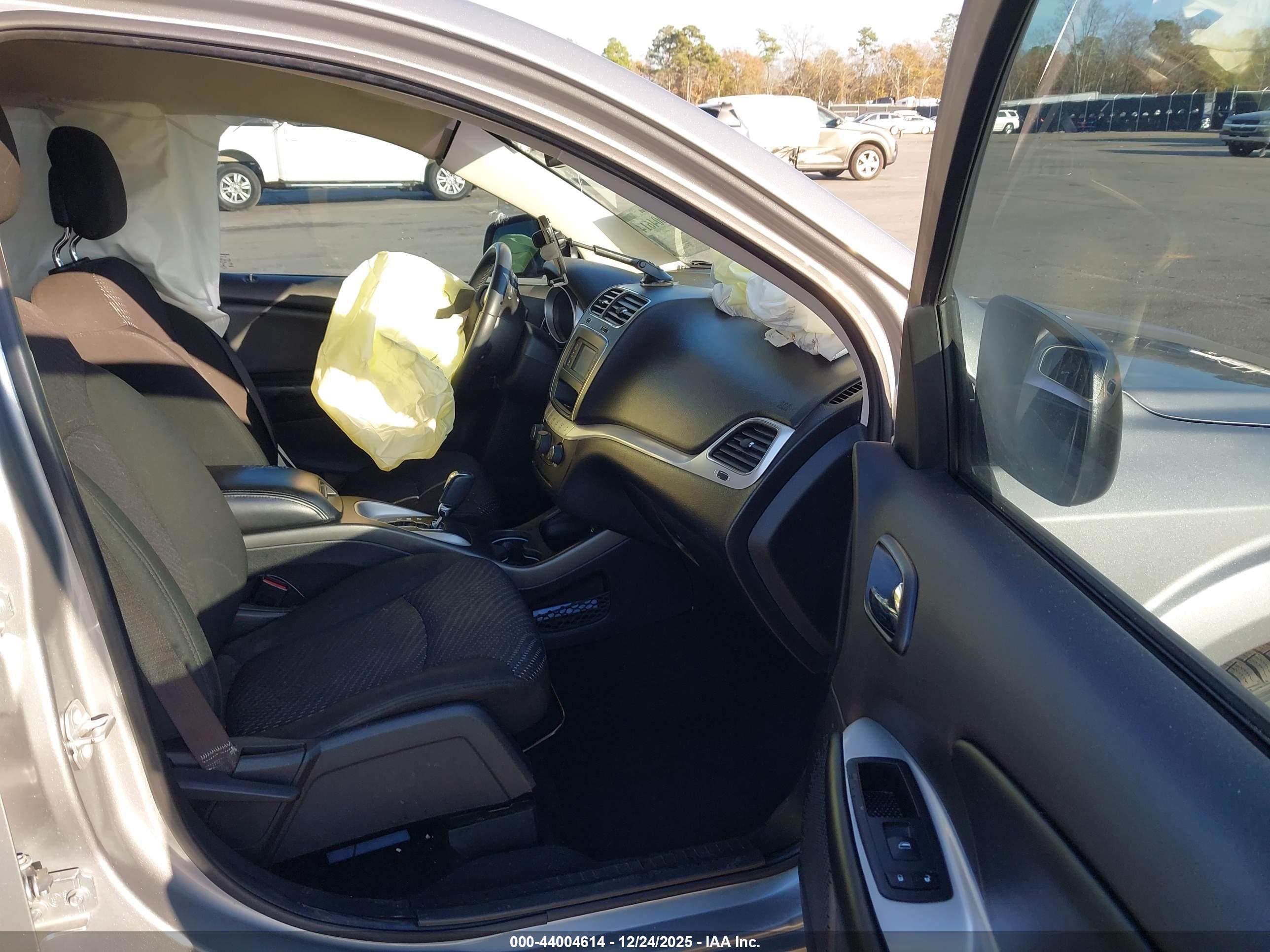 DODGE JOURNEY image 5