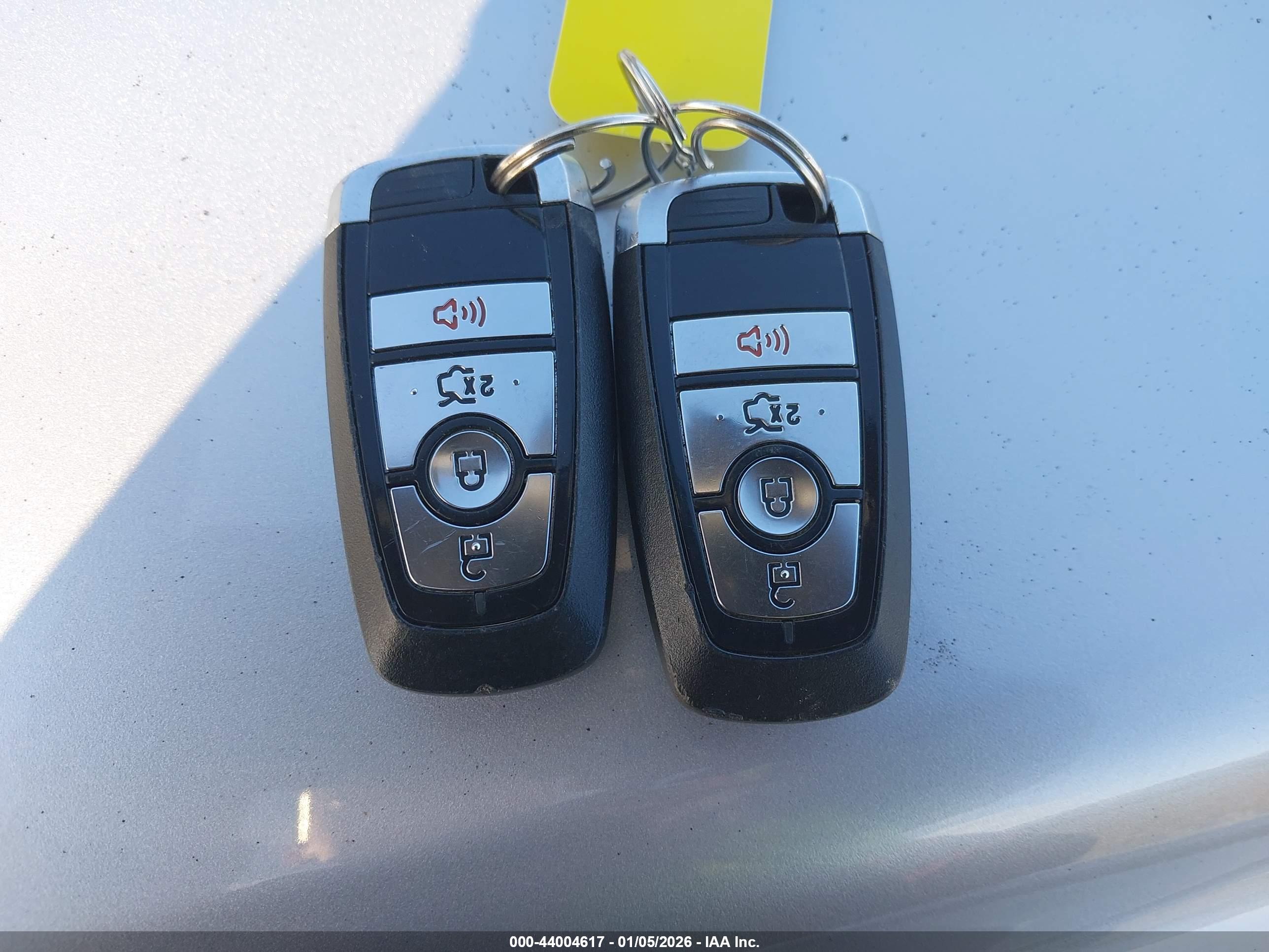 FORD FUSION image 11