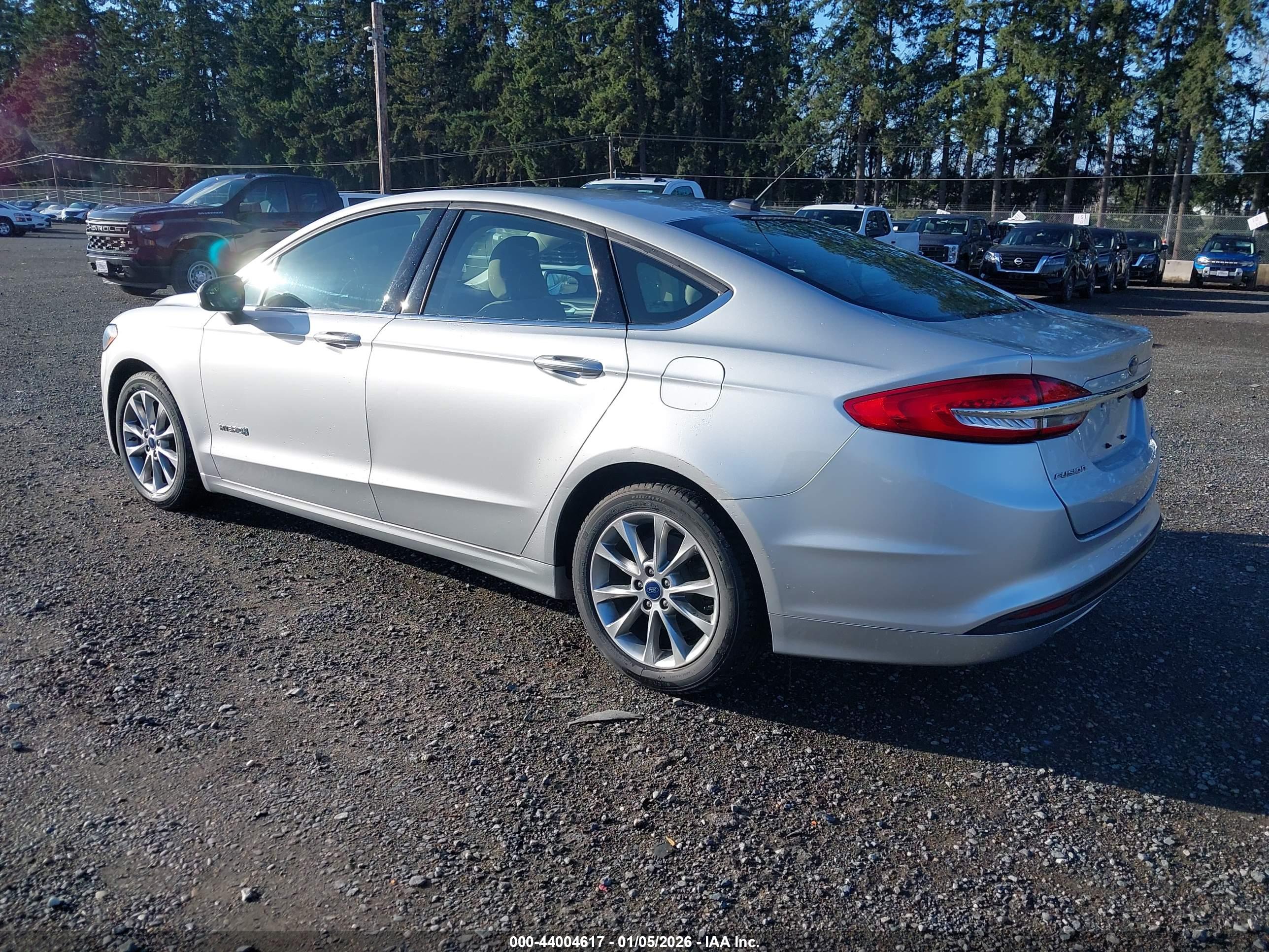 FORD FUSION image 3