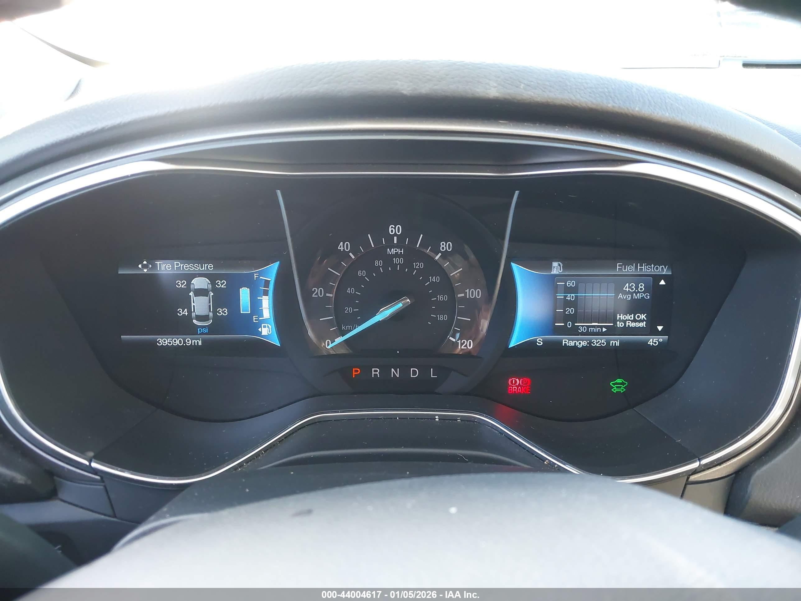 FORD FUSION image 7