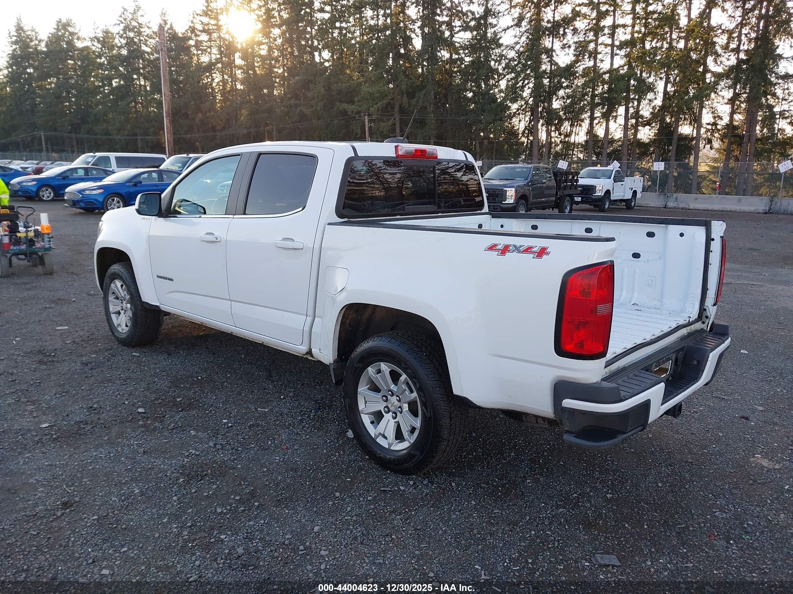 CHEVROLET COLORADO image 3