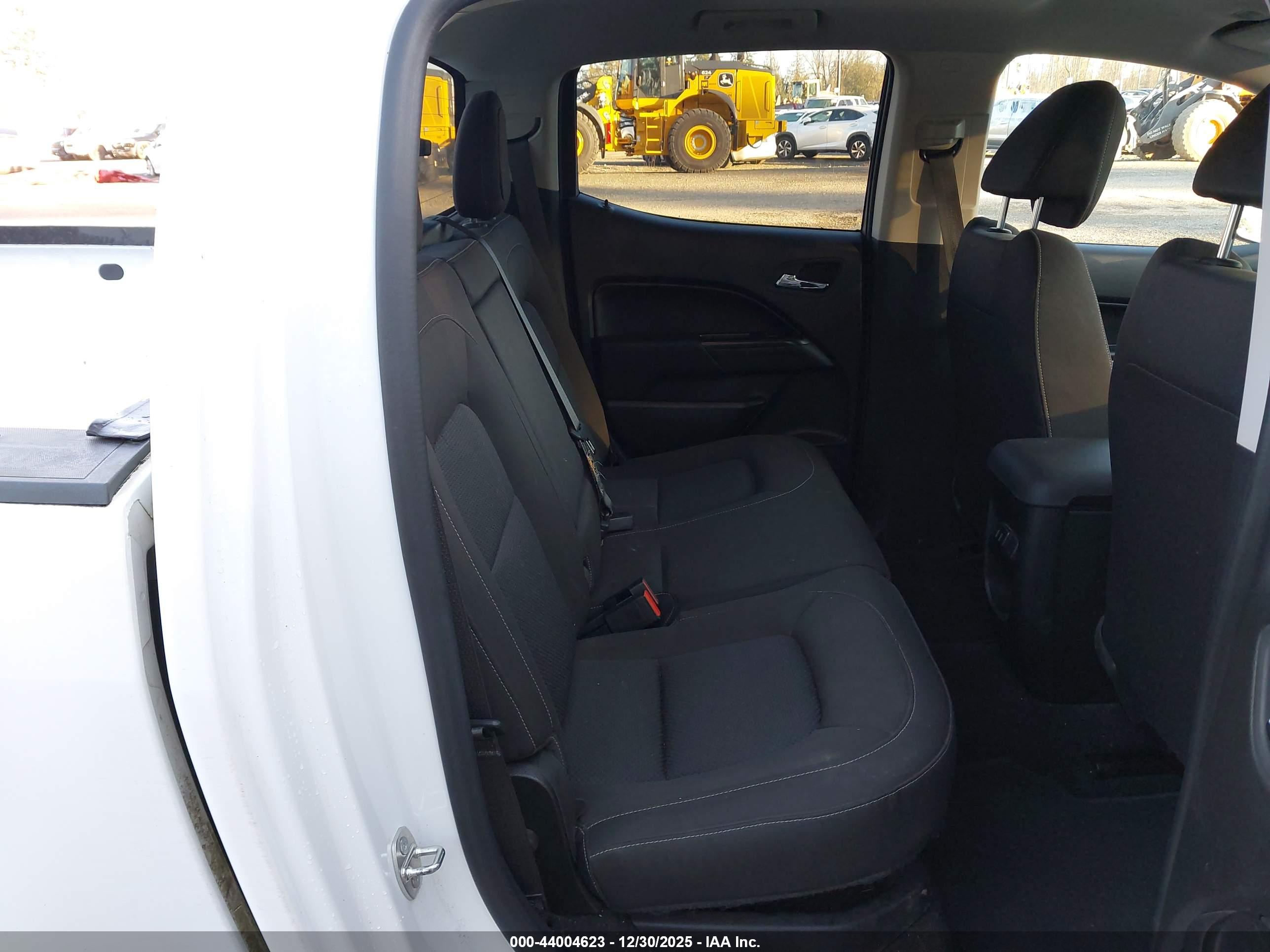 CHEVROLET COLORADO image 8