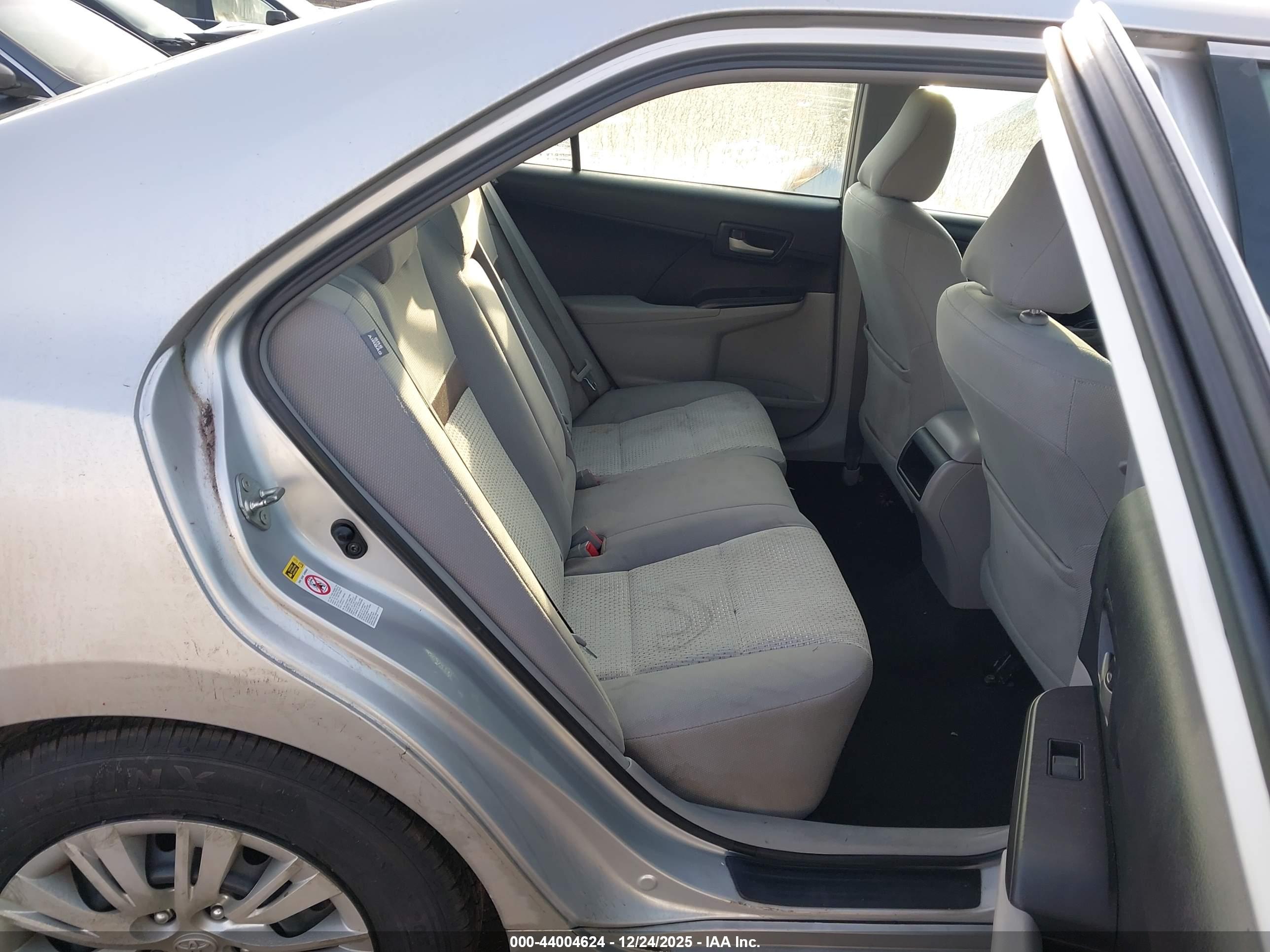 TOYOTA CAMRY image 8