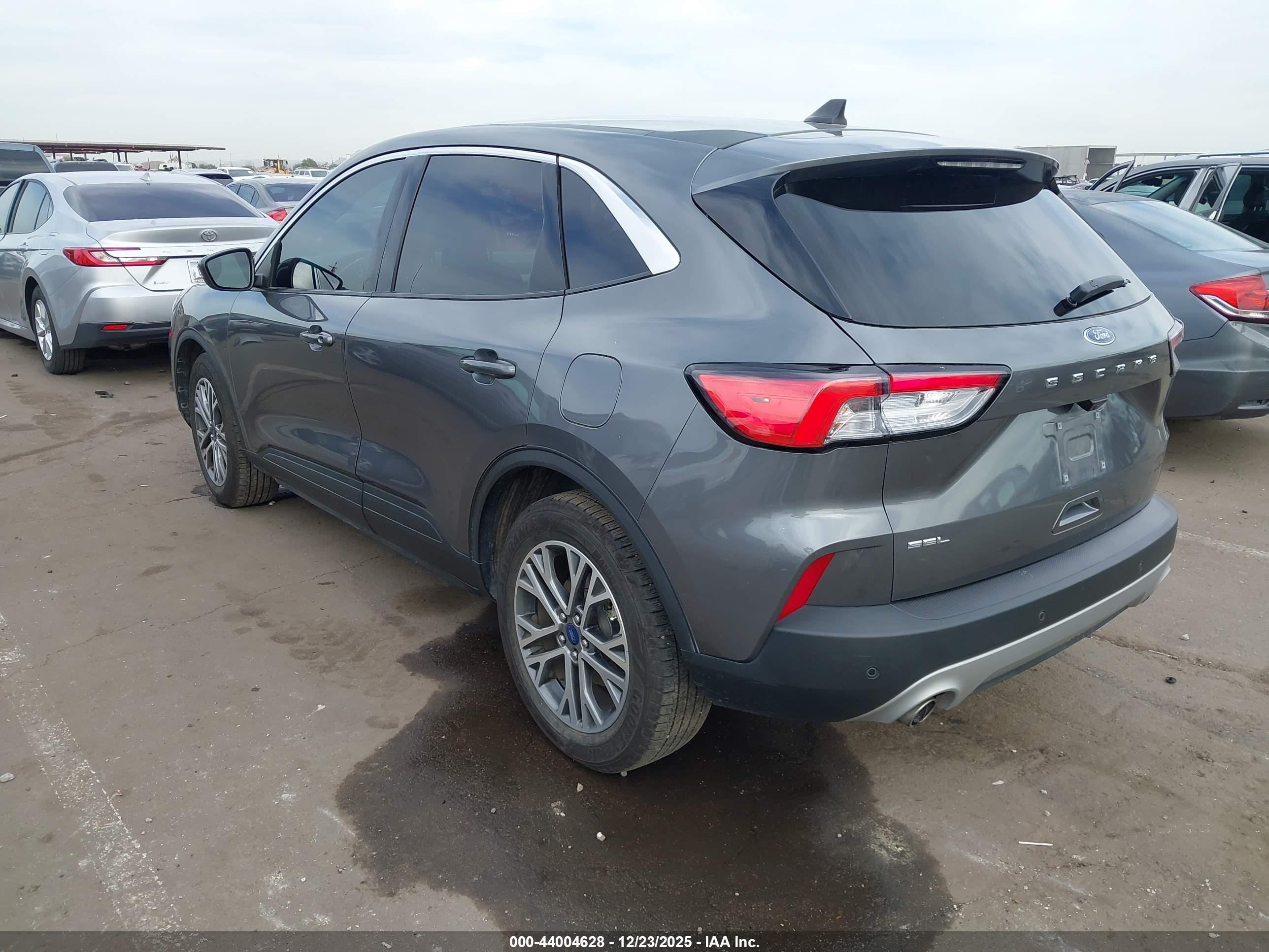 FORD ESCAPE image 3