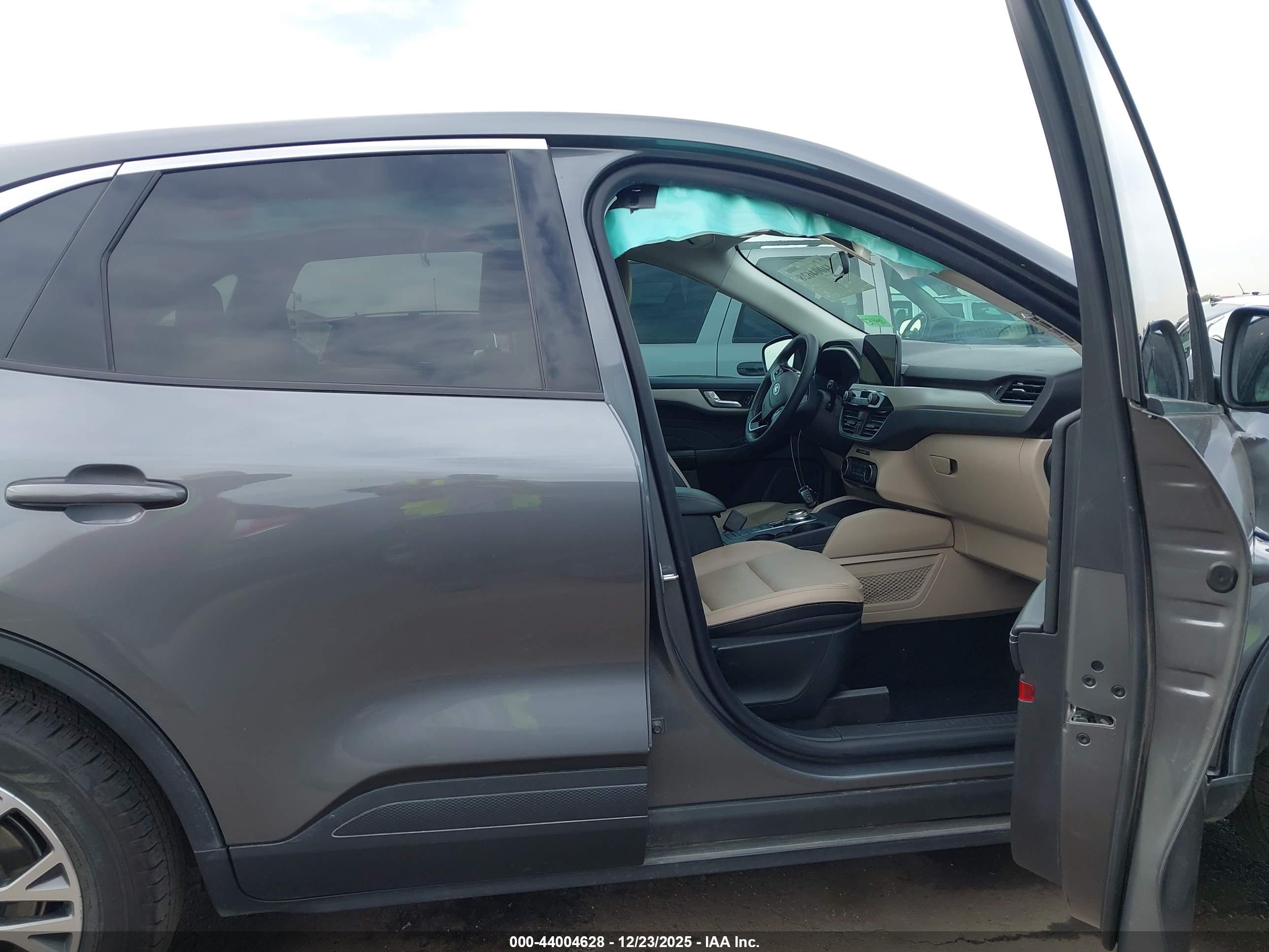 FORD ESCAPE image 5