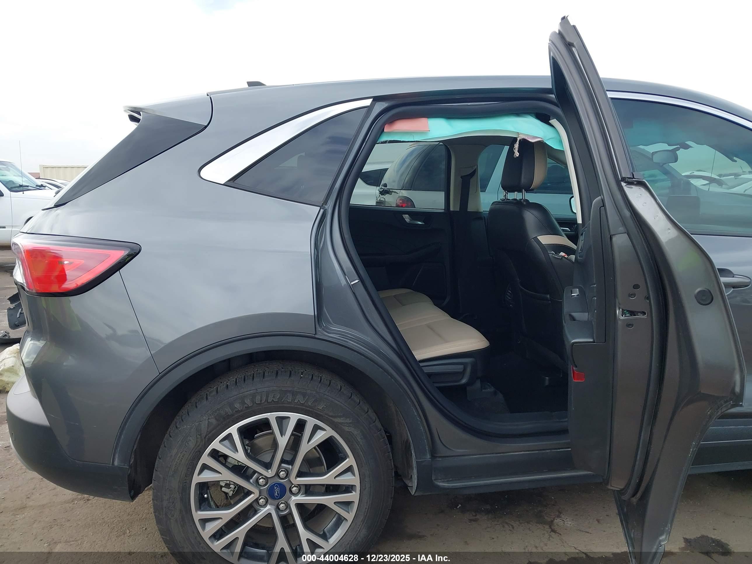 FORD ESCAPE image 8