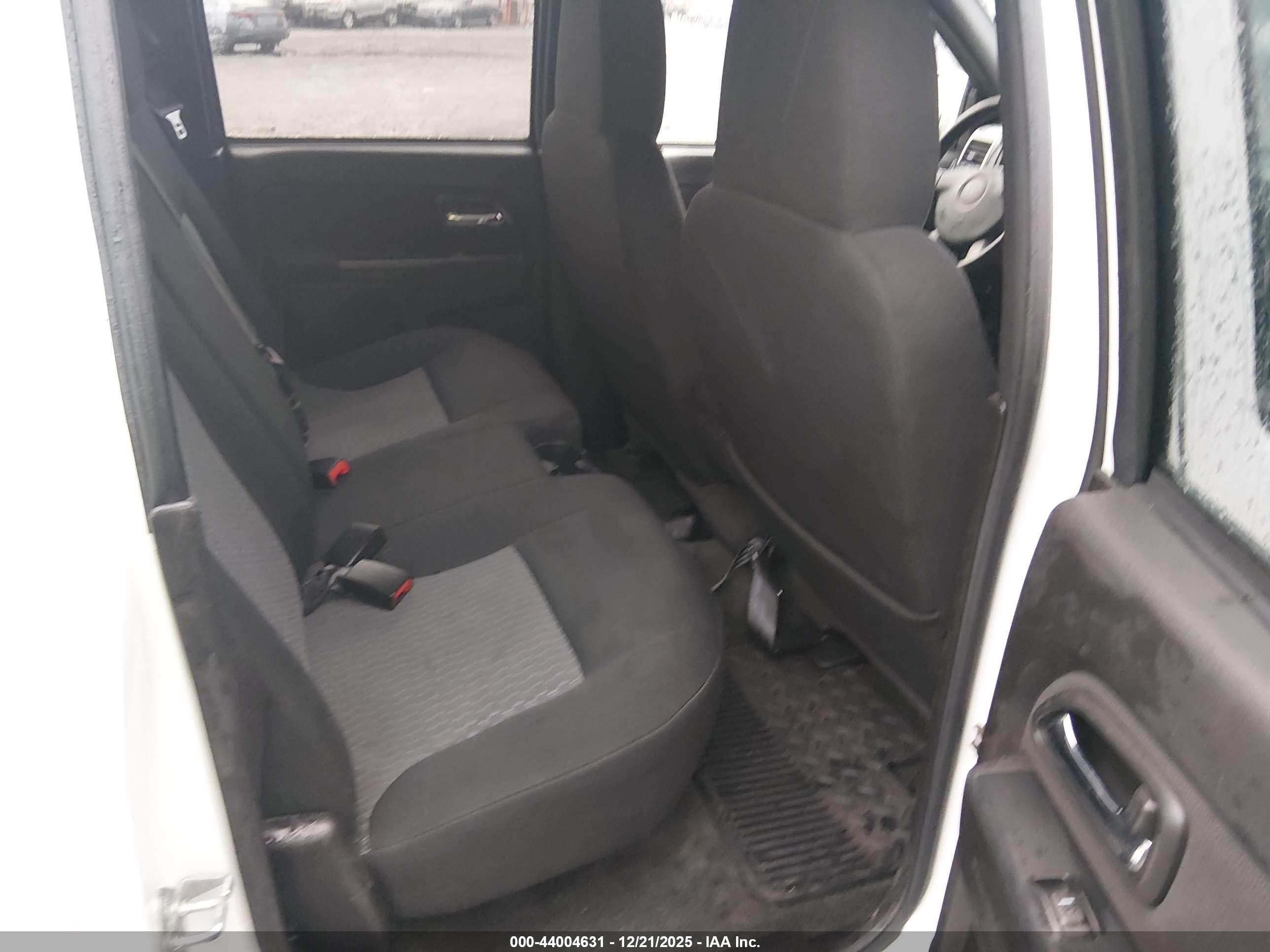CHEVROLET COLORADO image 8