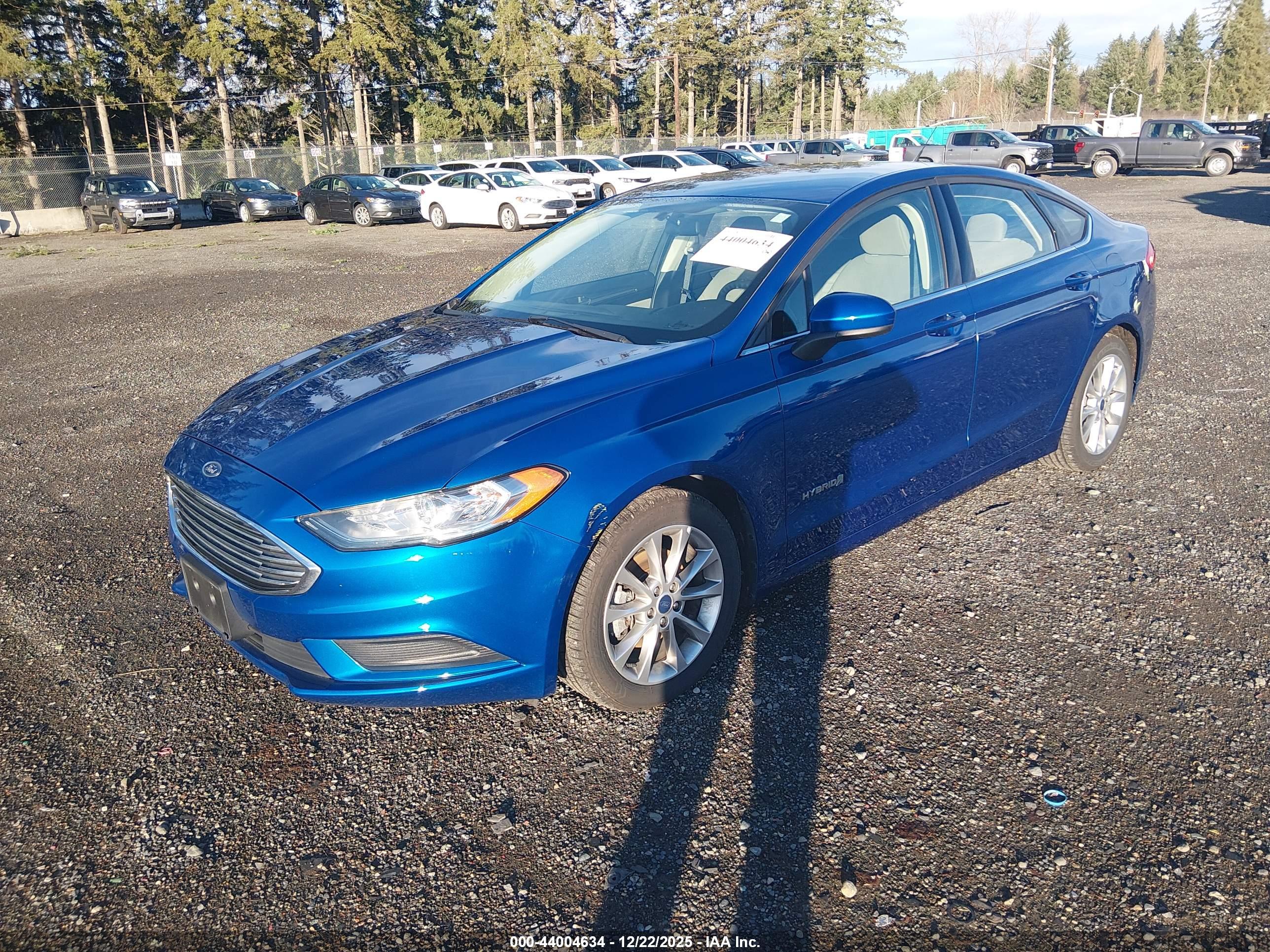 FORD FUSION image 2
