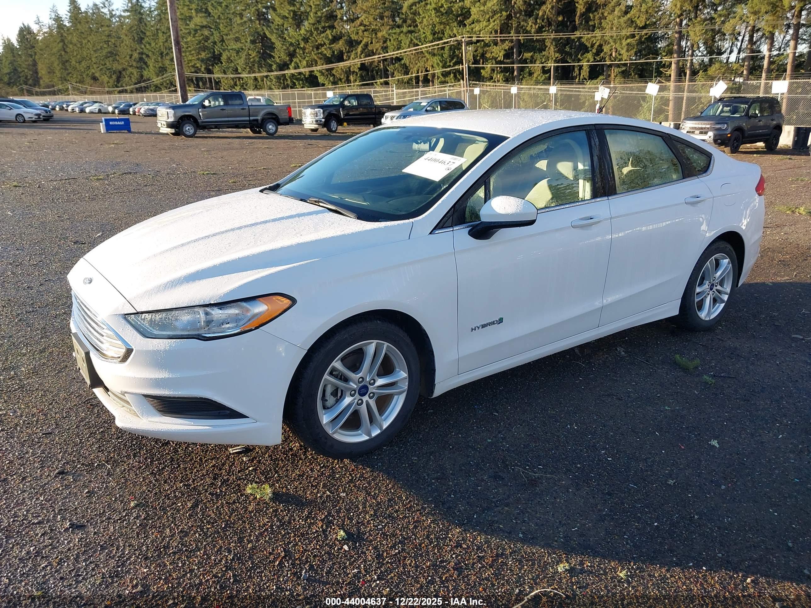 FORD FUSION image 2