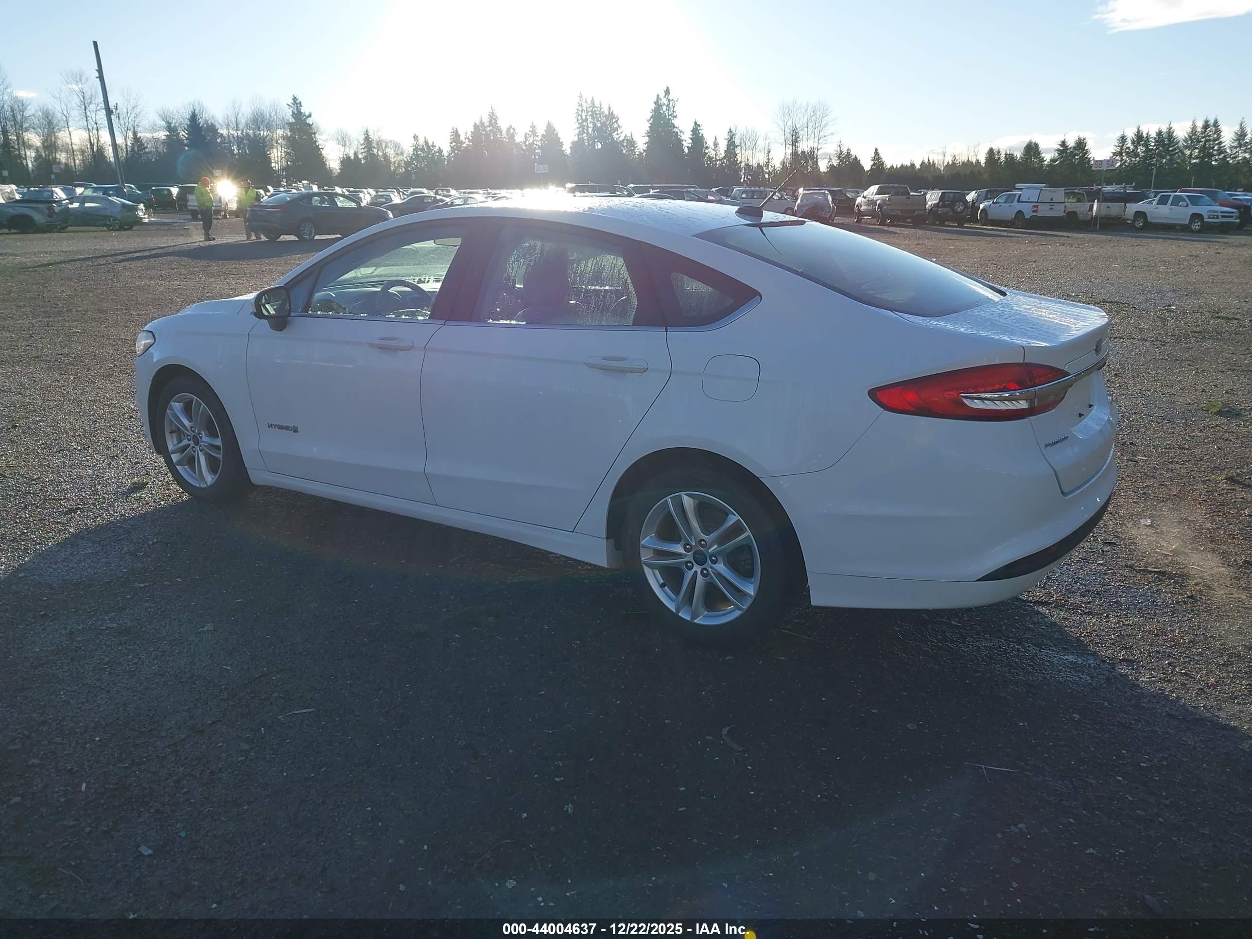 FORD FUSION image 3