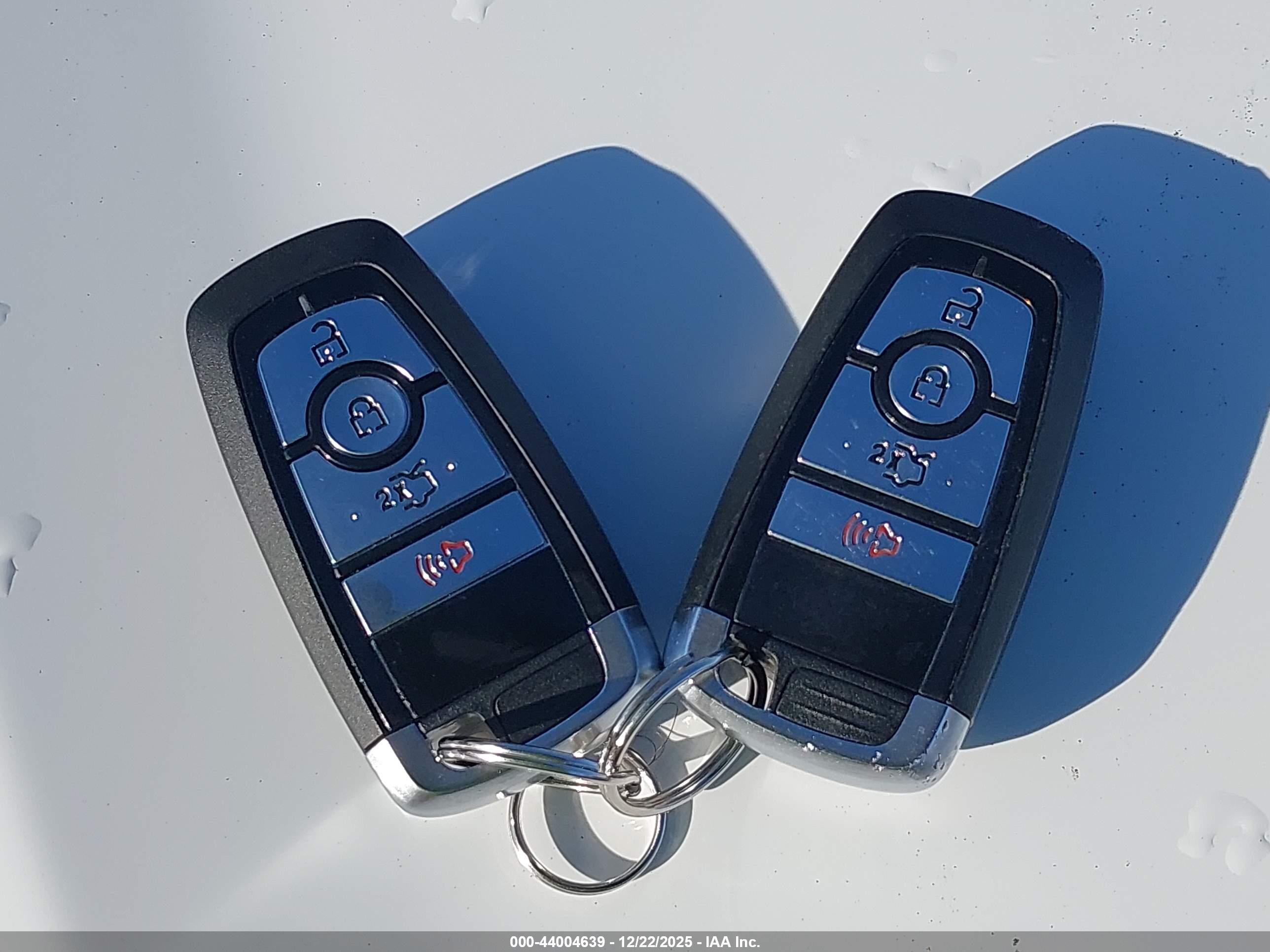 FORD FUSION image 11