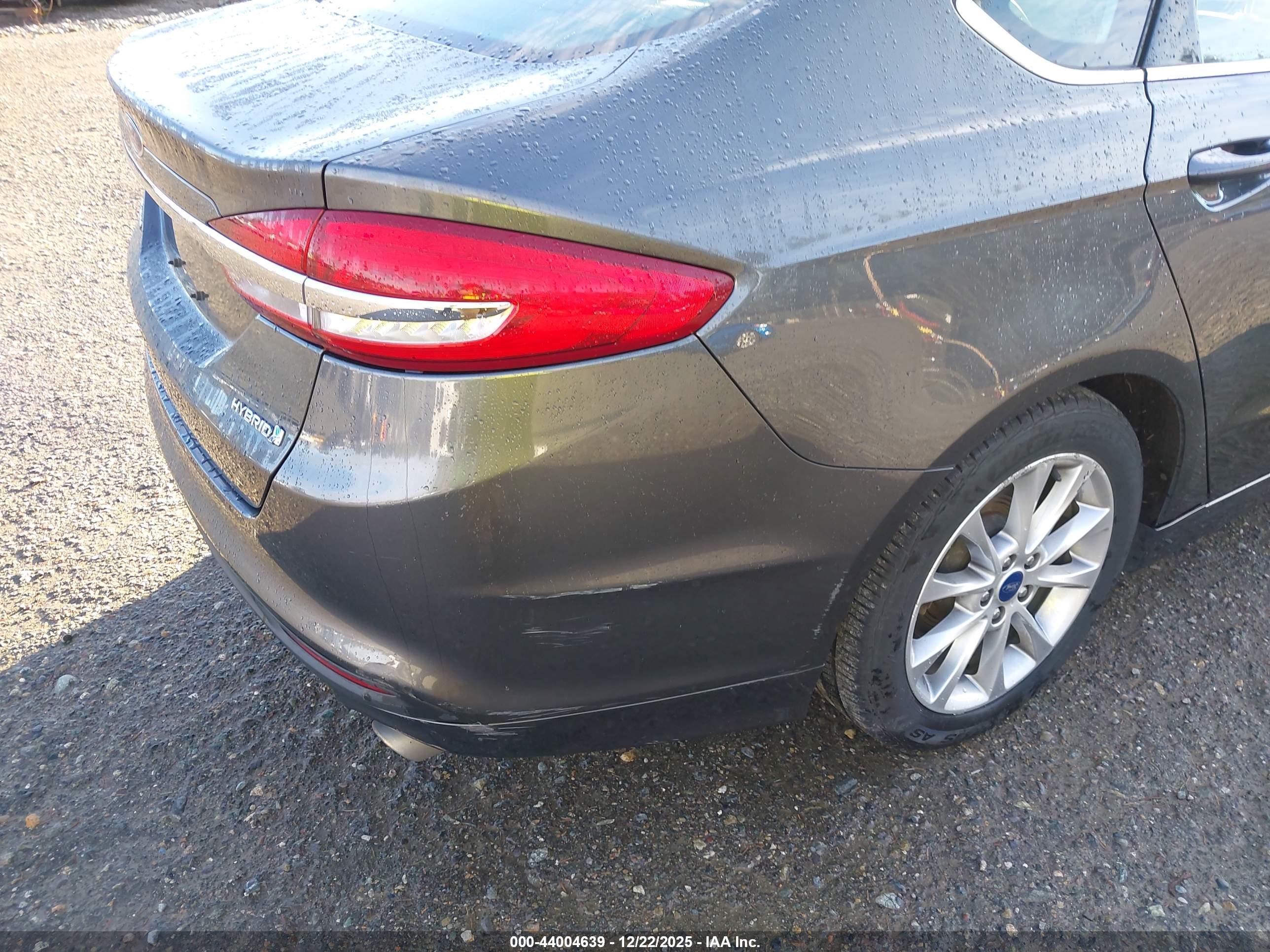 FORD FUSION image 6