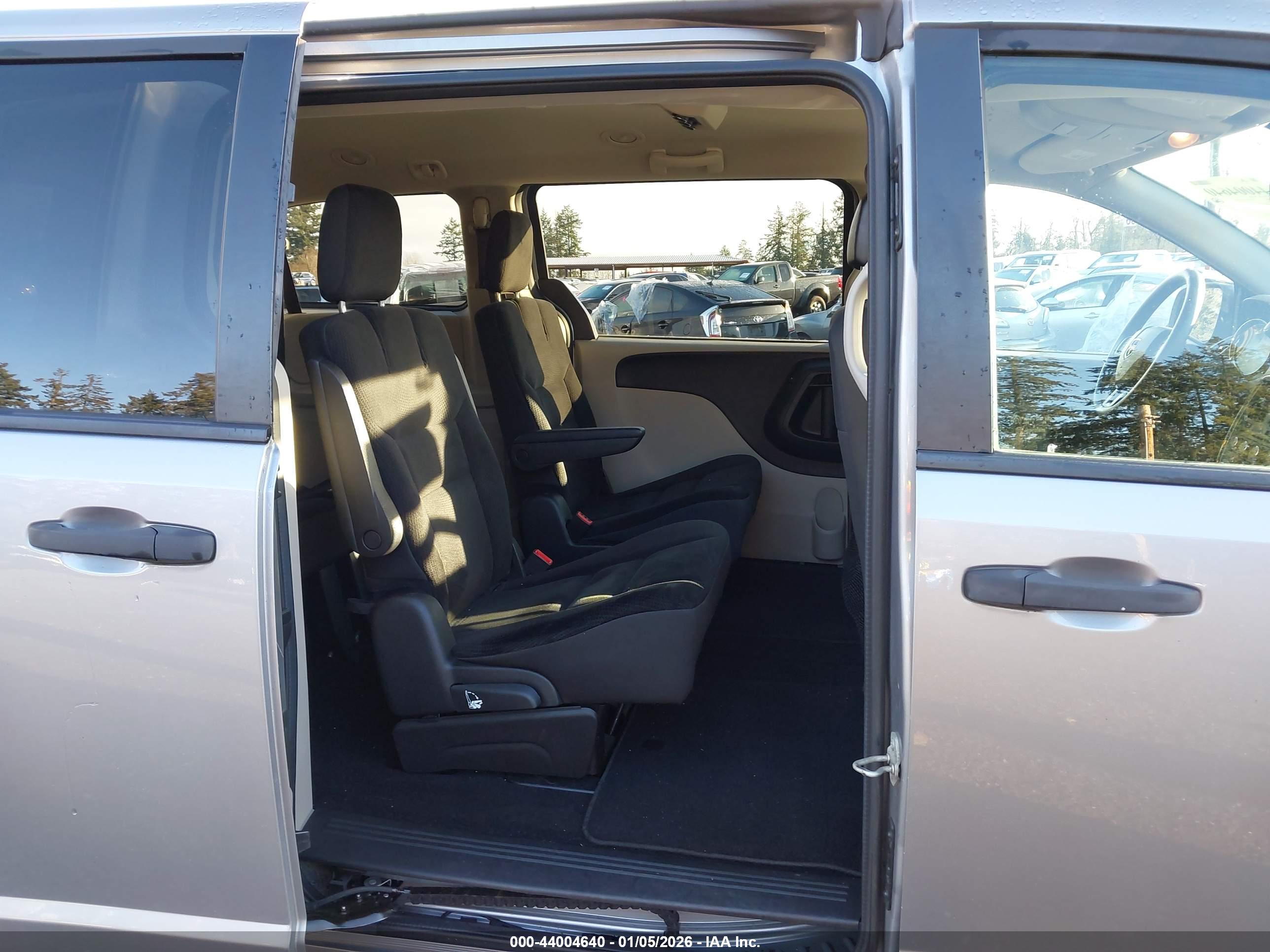 DODGE GRAND image 8