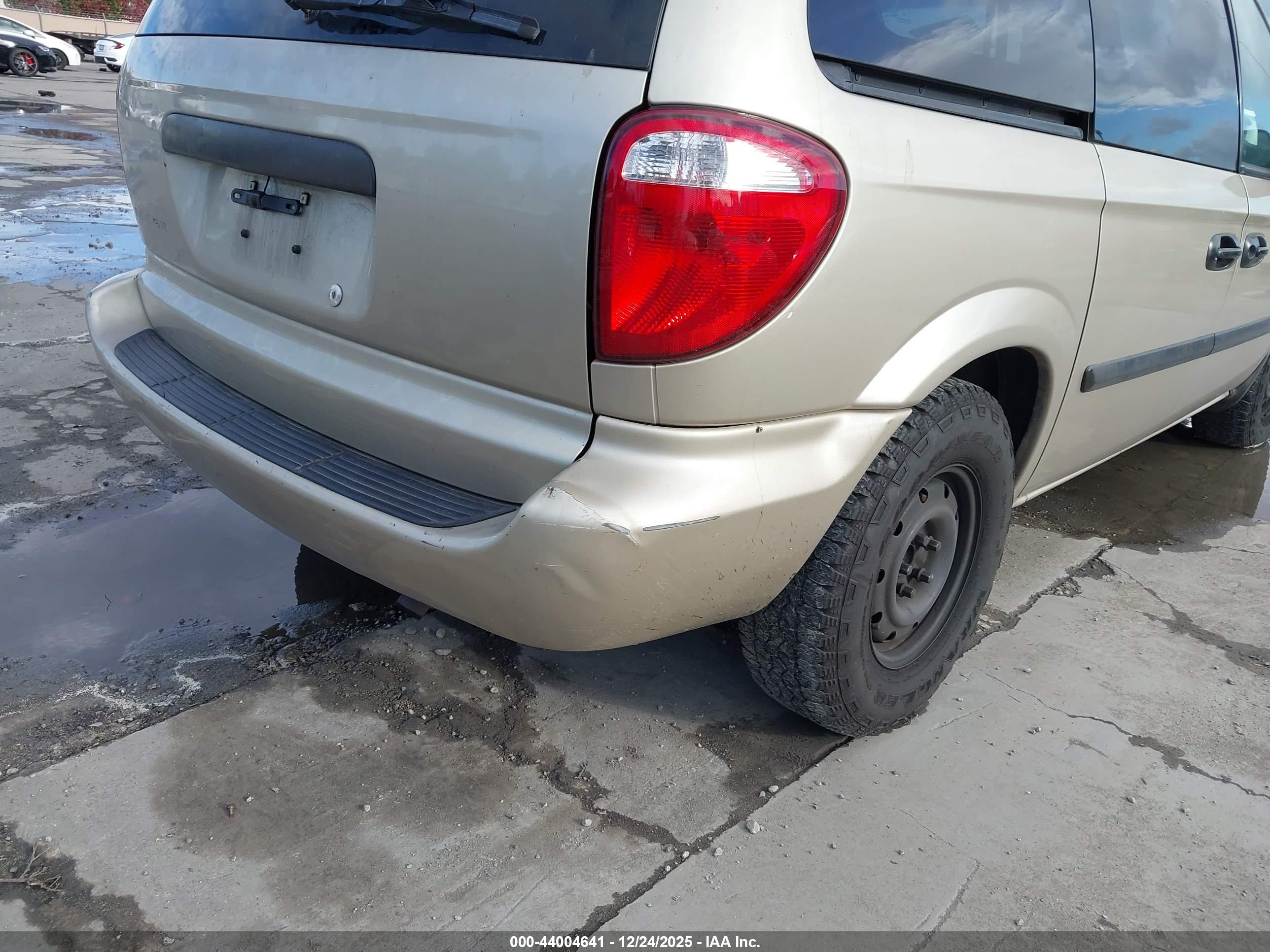 DODGE CARAVAN image 6