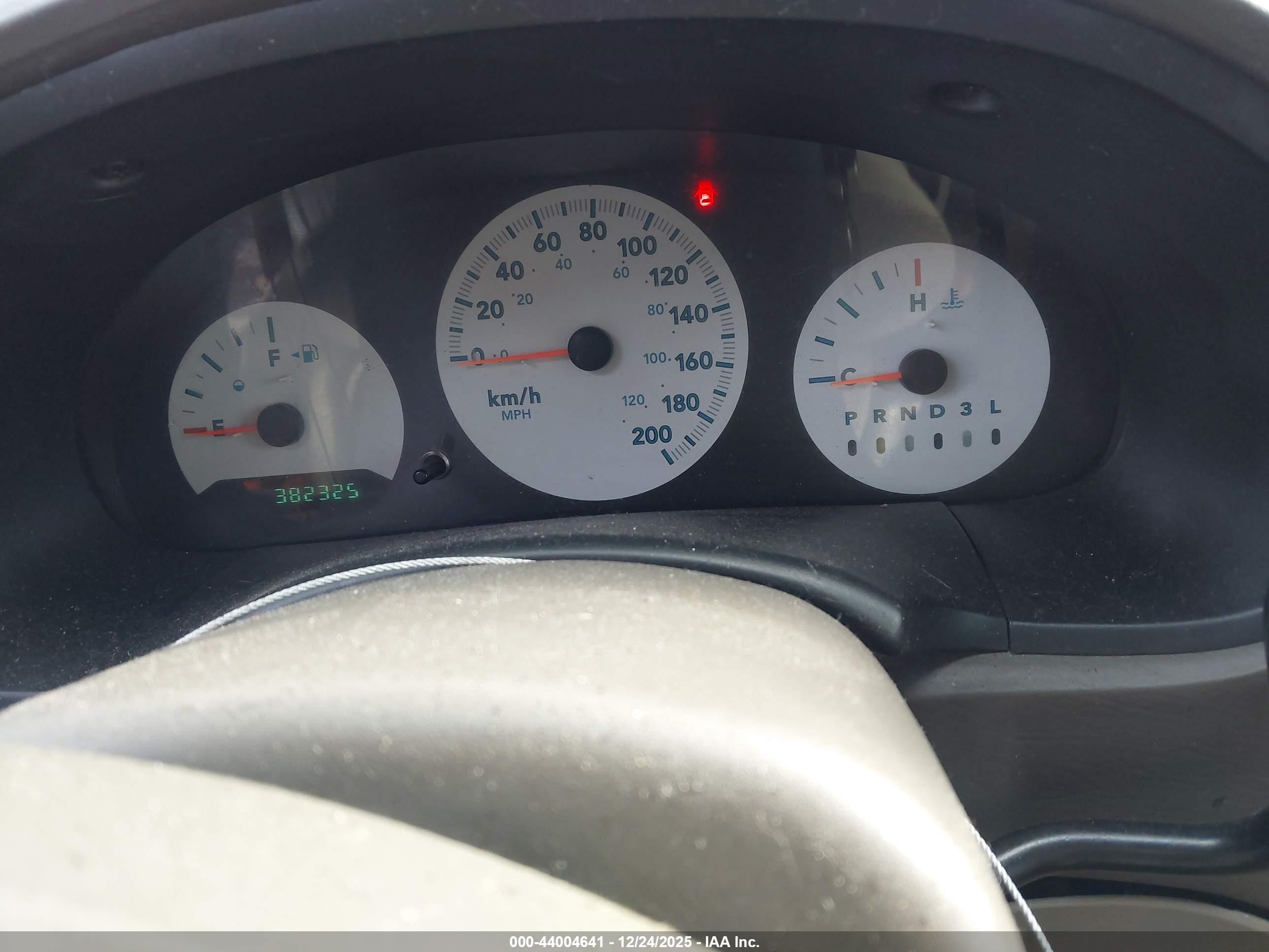 DODGE CARAVAN image 7
