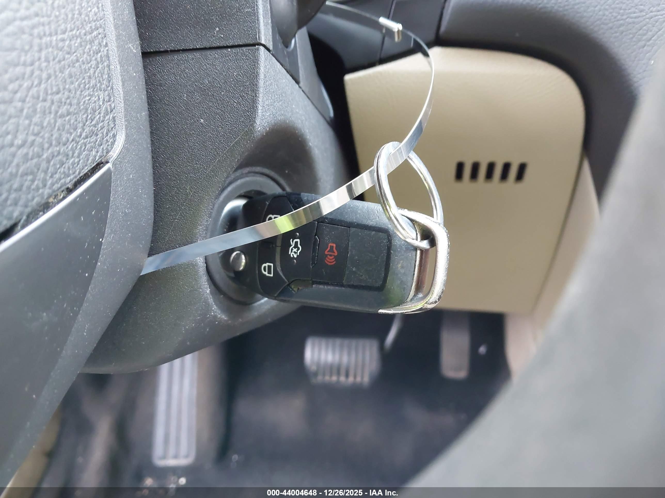 FORD FUSION image 11