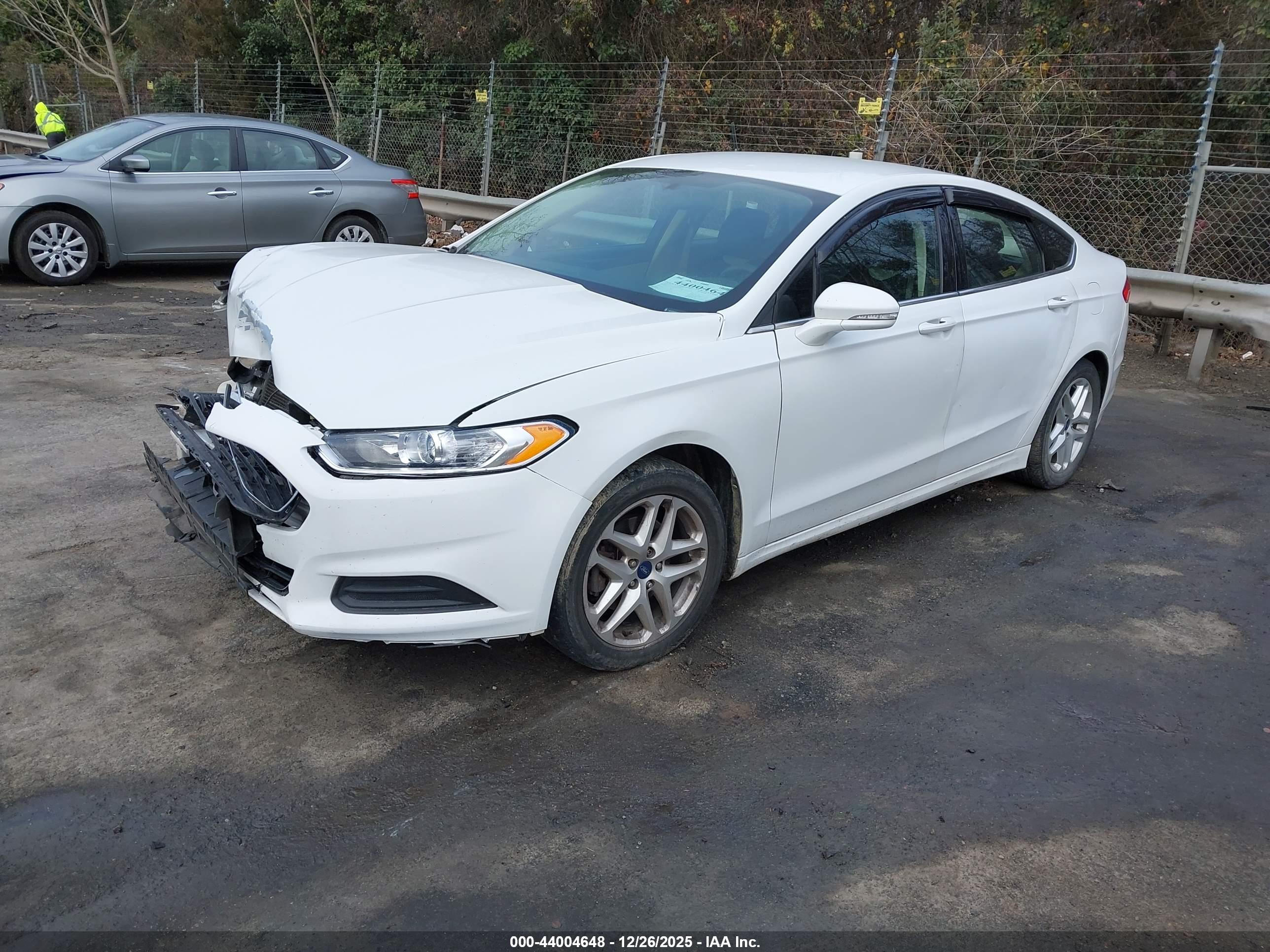 FORD FUSION image 2