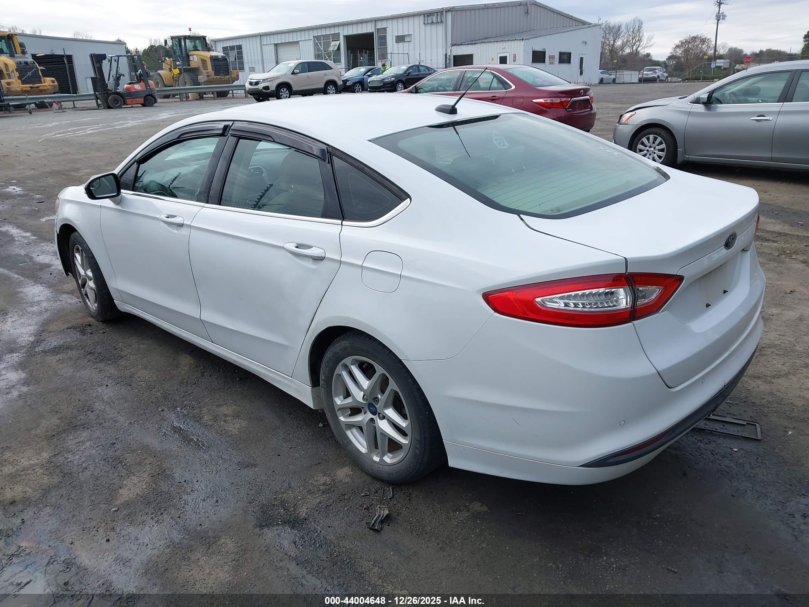 FORD FUSION image 3