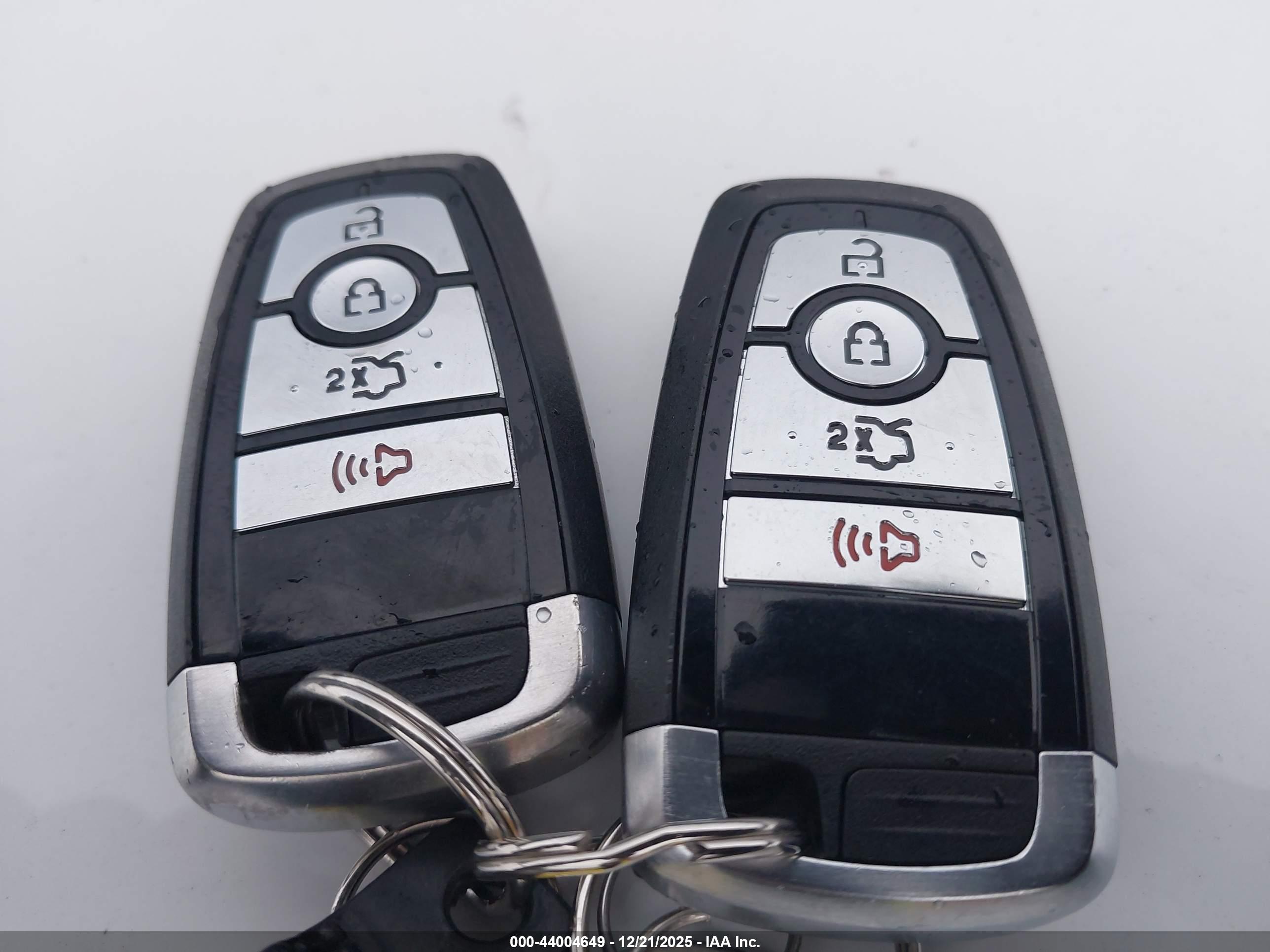 FORD FUSION image 11