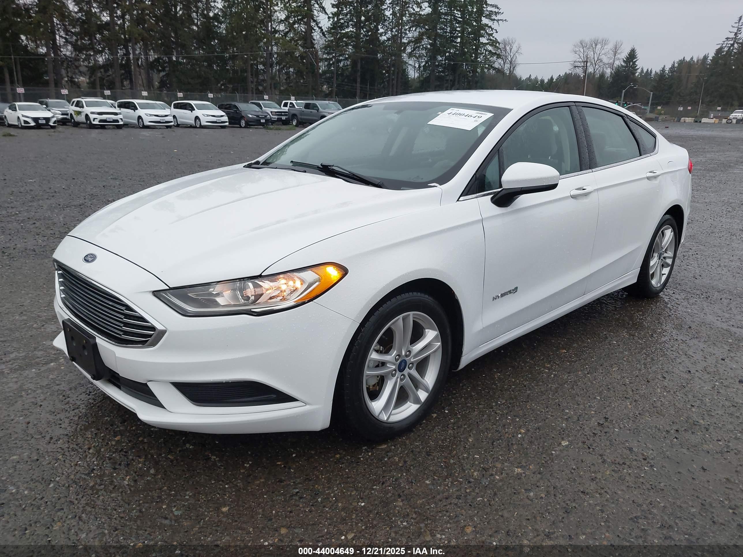 FORD FUSION image 2