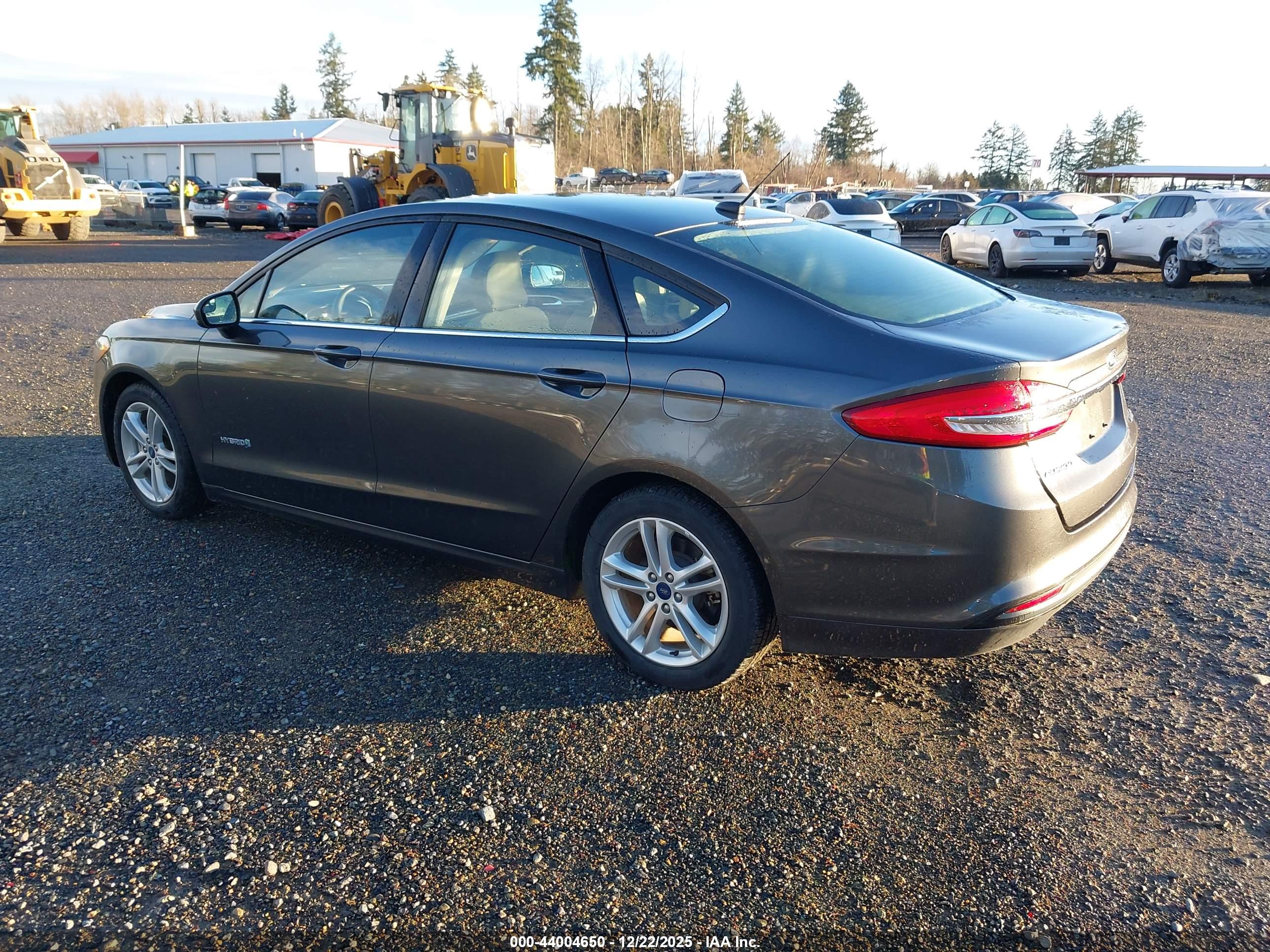 FORD FUSION image 3