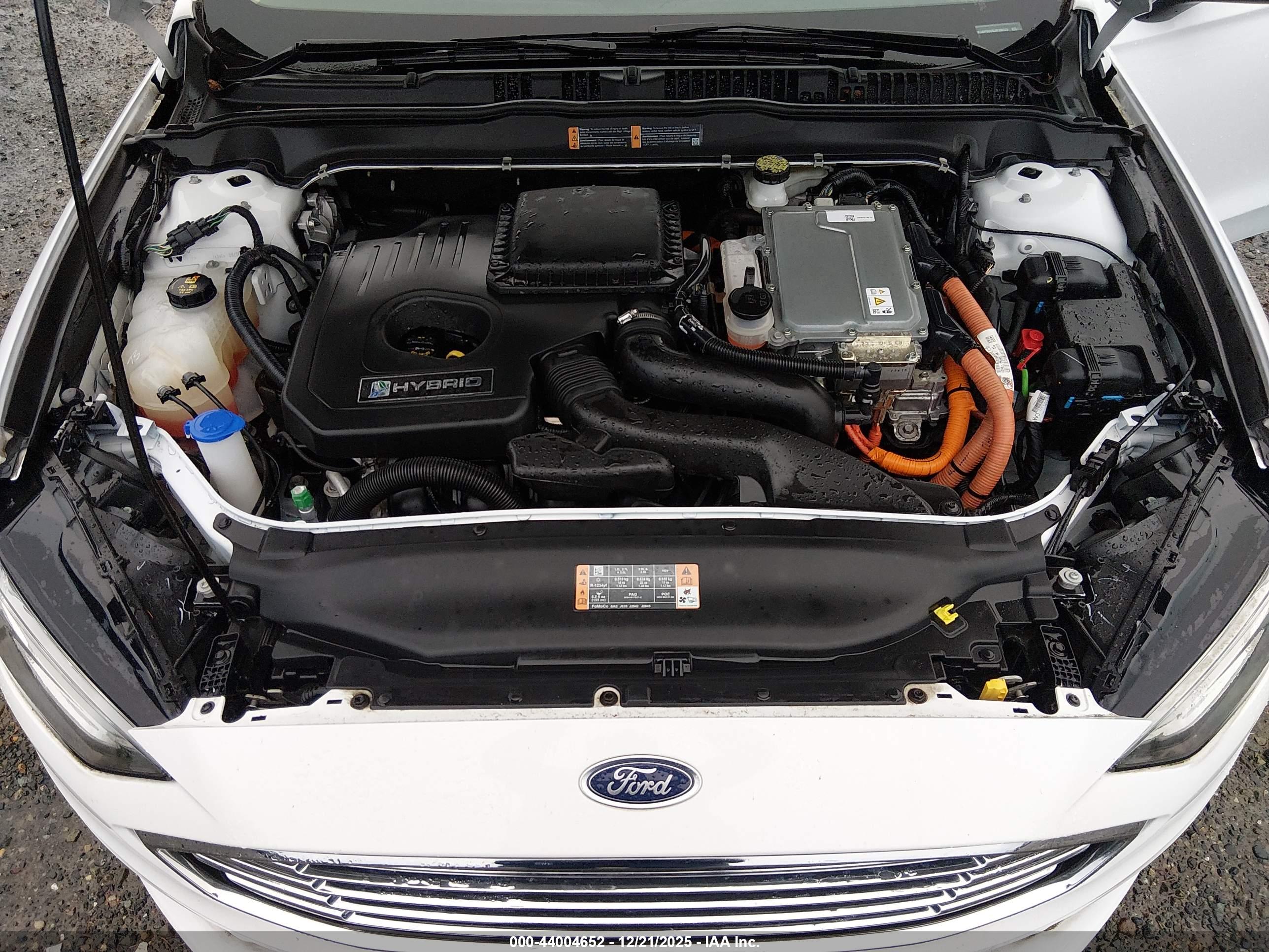FORD FUSION image 10