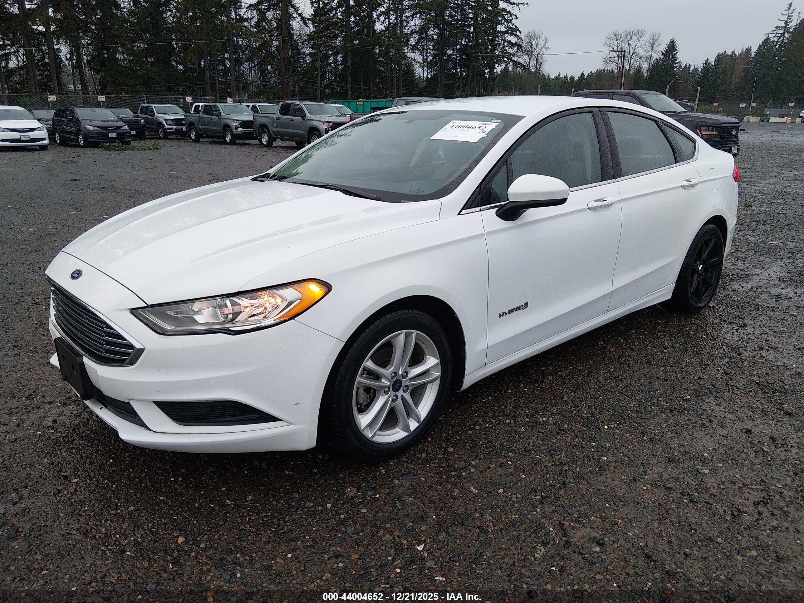 FORD FUSION image 2