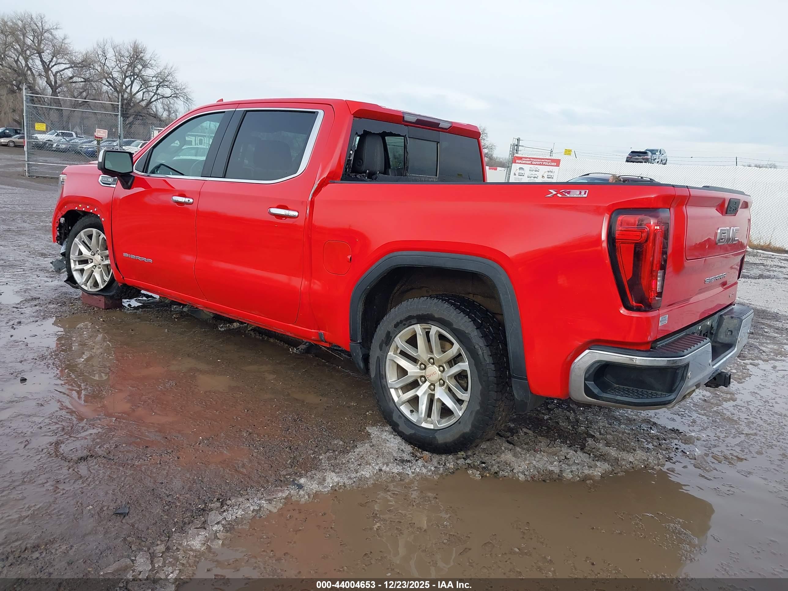GMC SIERRA image 3