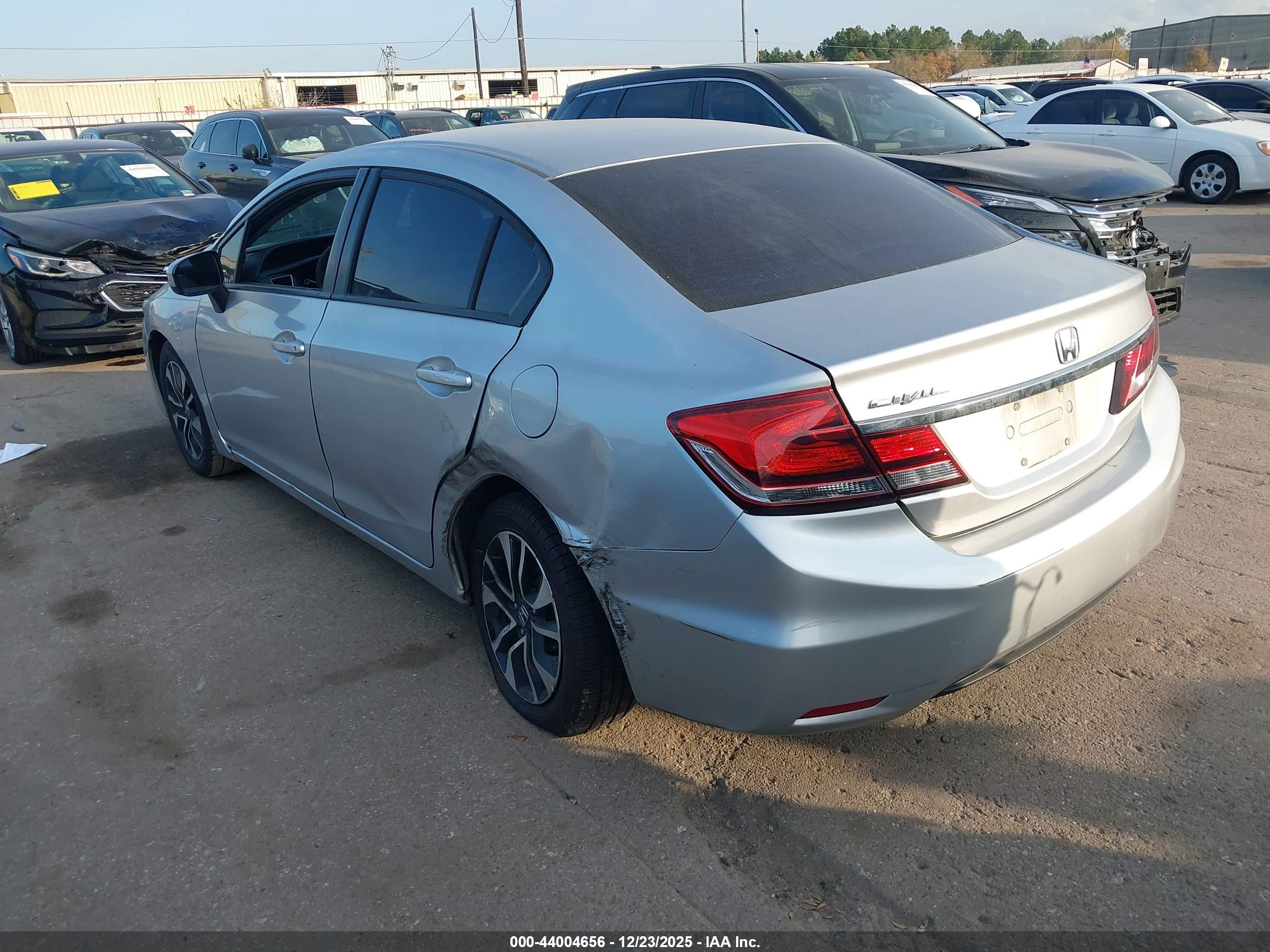 HONDA CIVIC image 3