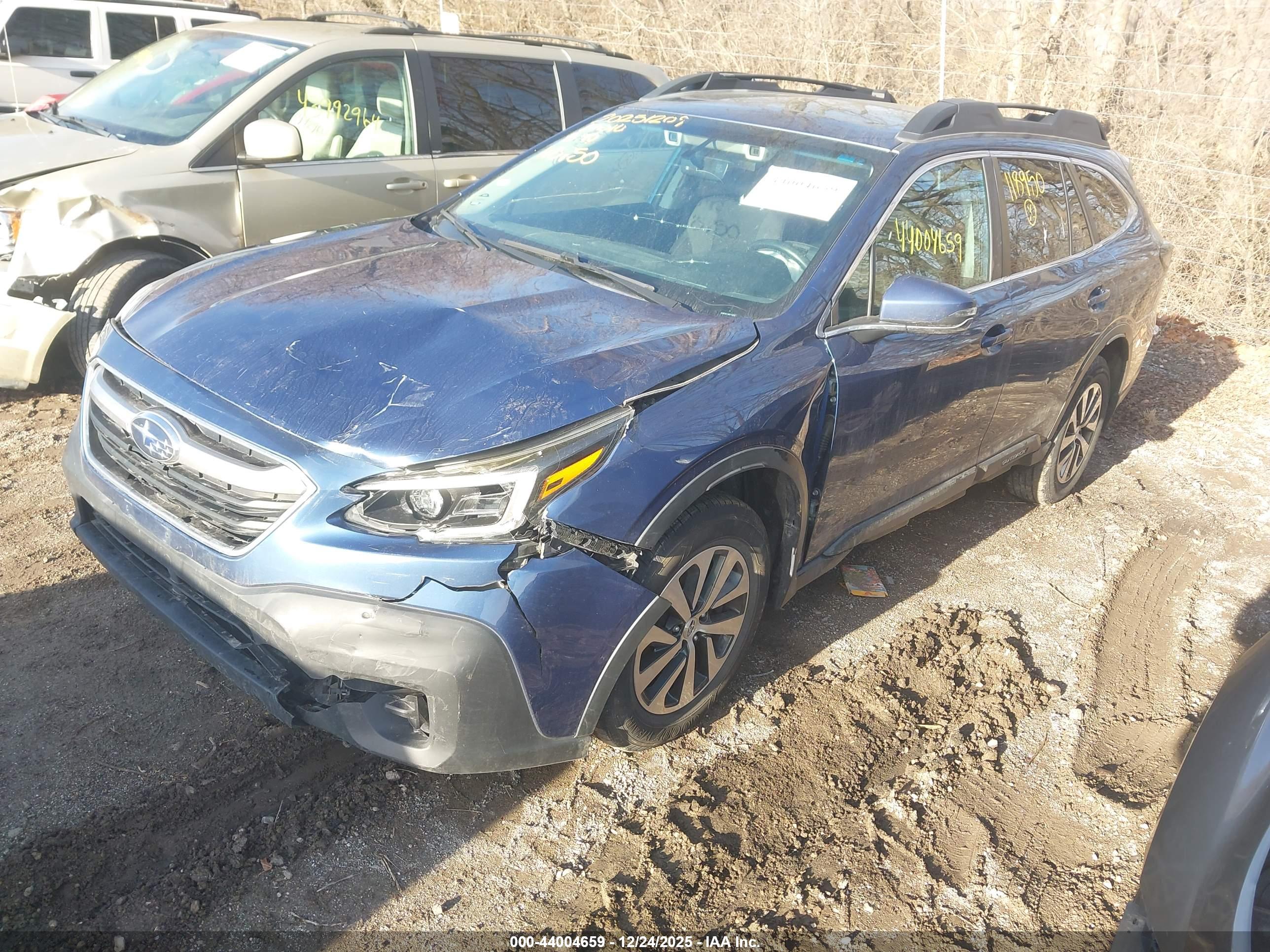 SUBARU OUTBACK image 2