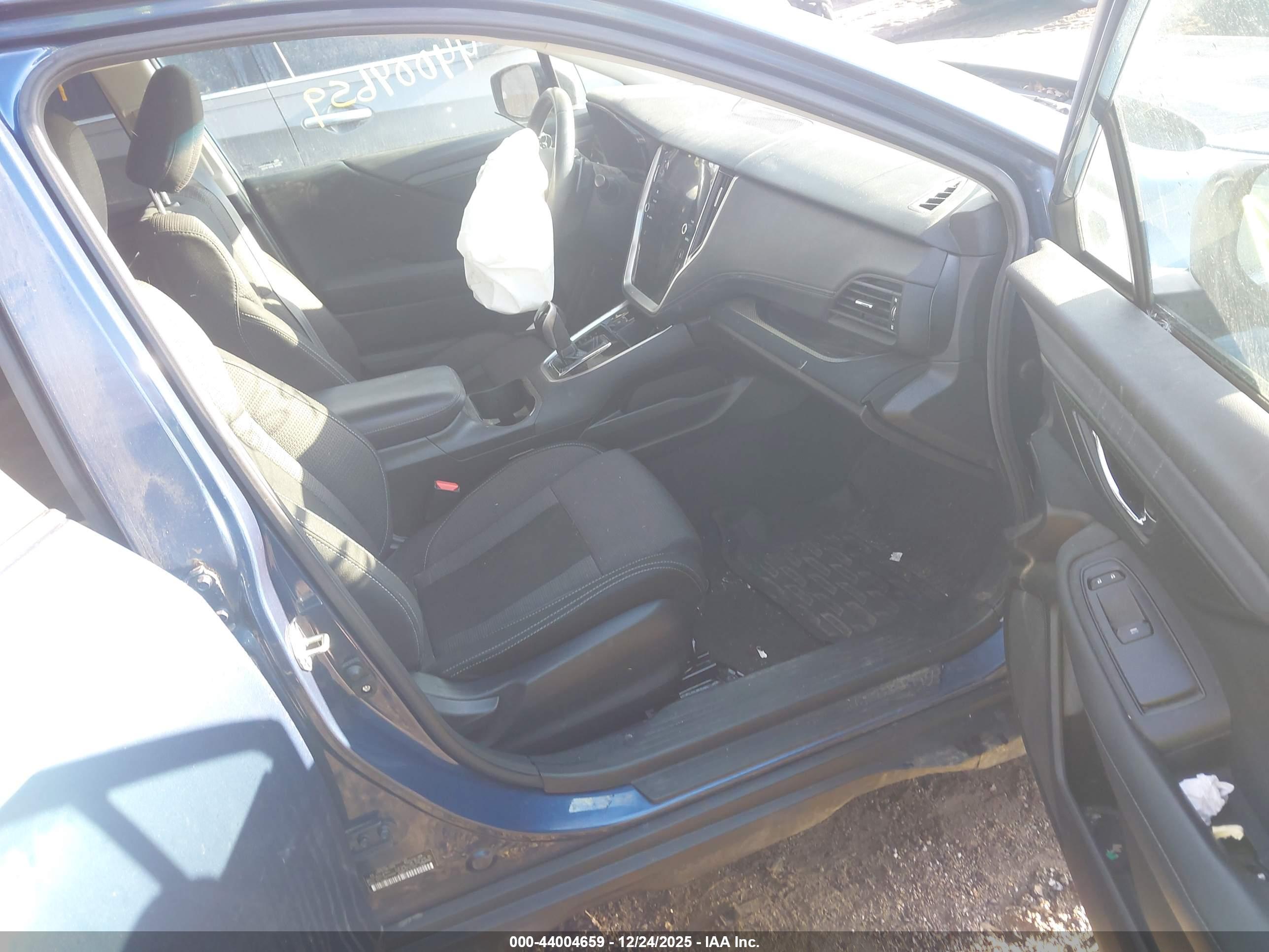 SUBARU OUTBACK image 5
