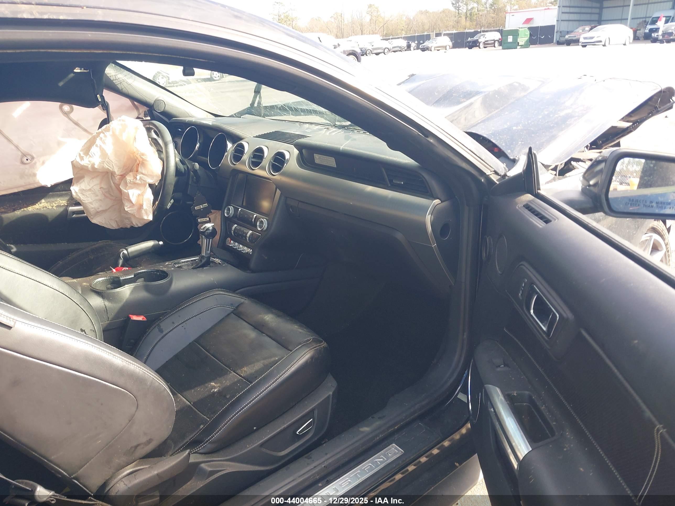 FORD MUSTANG image 5