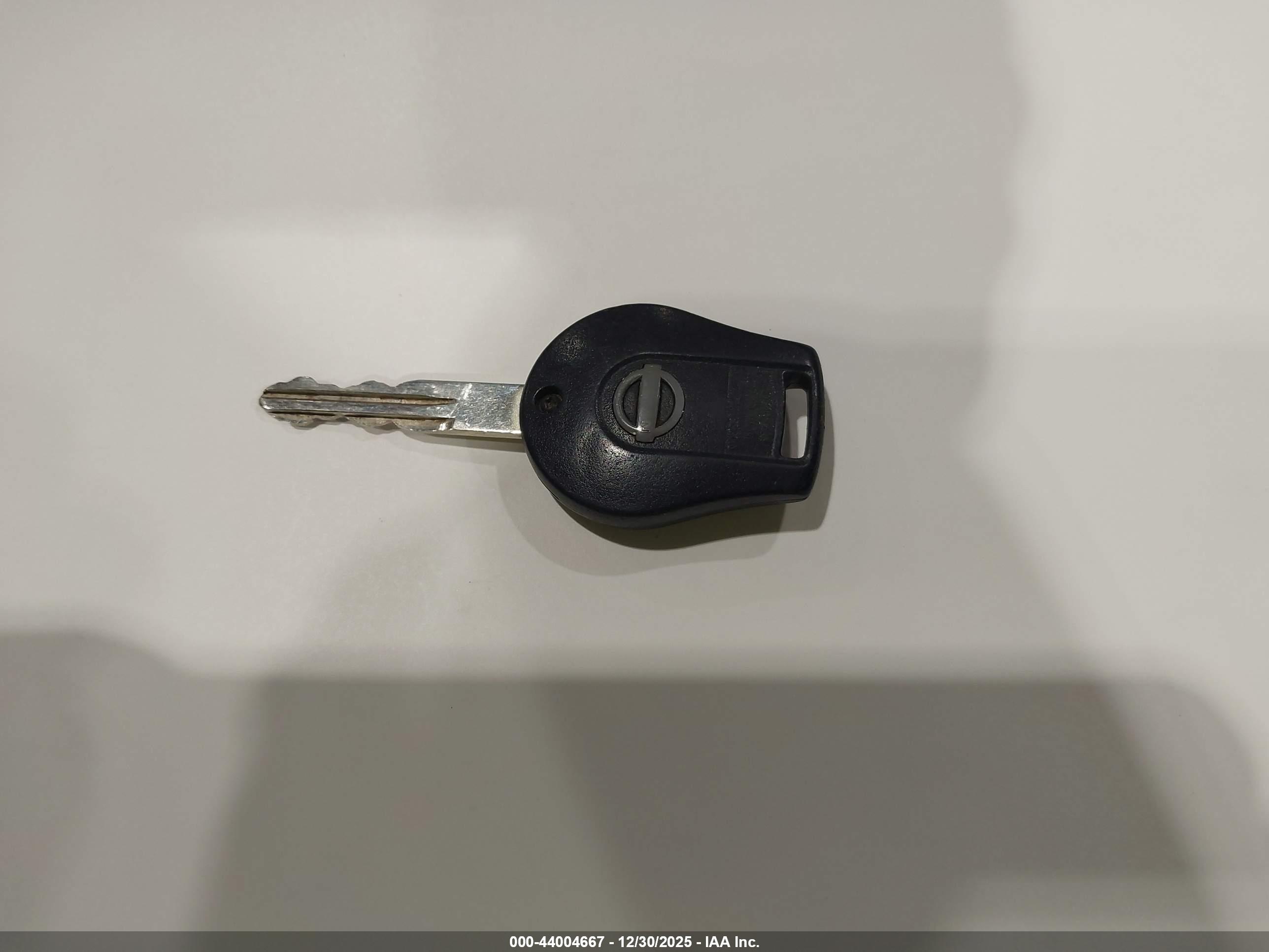 NISSAN VERSA image 11