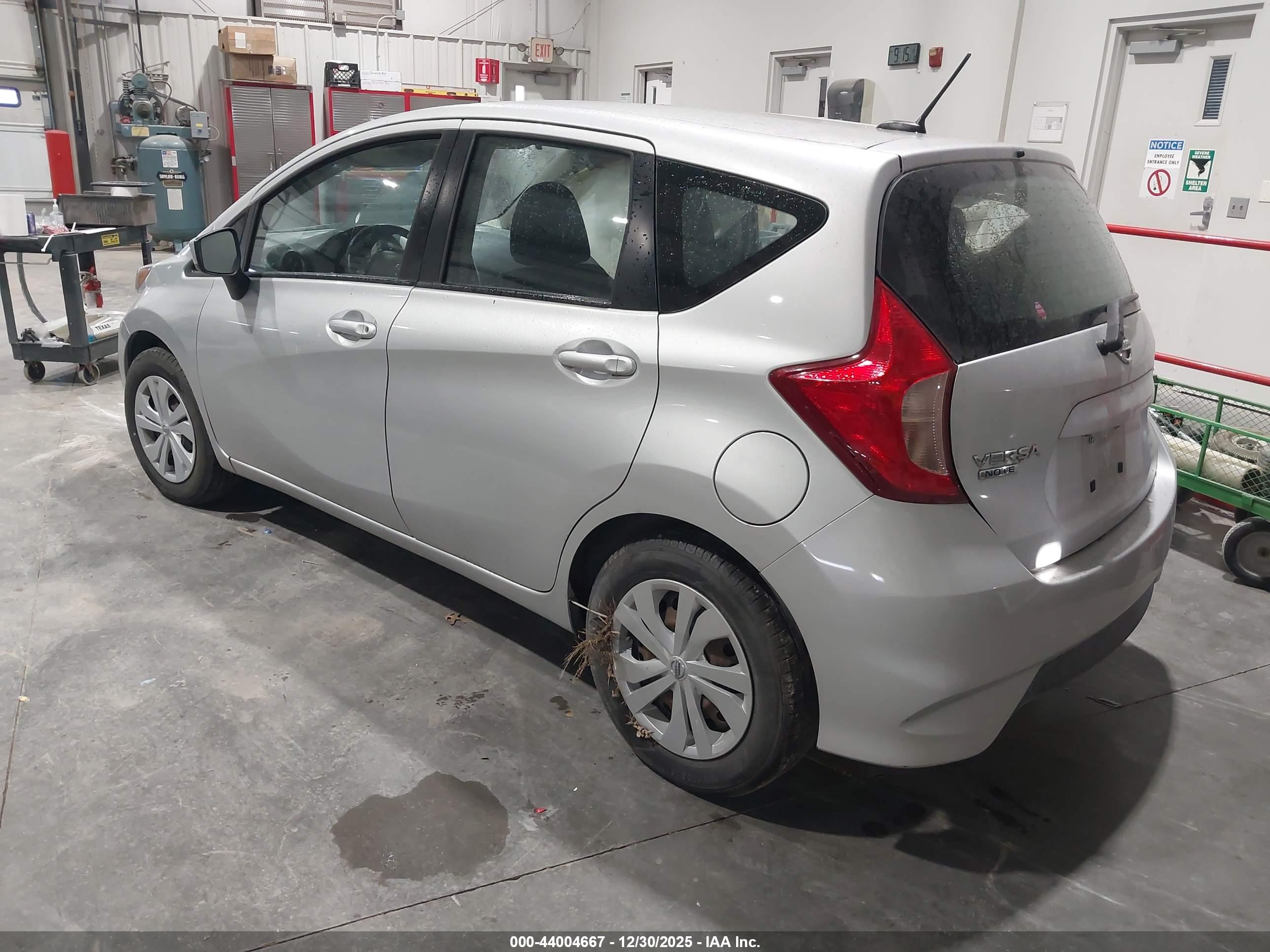 NISSAN VERSA image 3