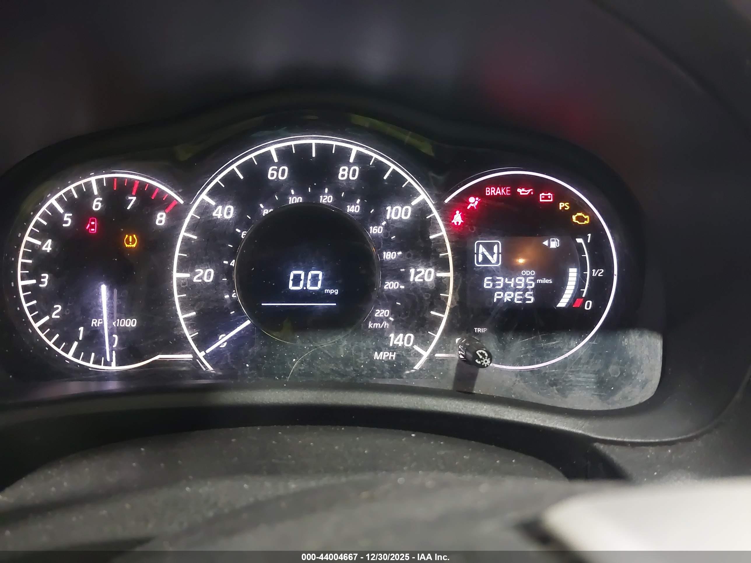 NISSAN VERSA image 7