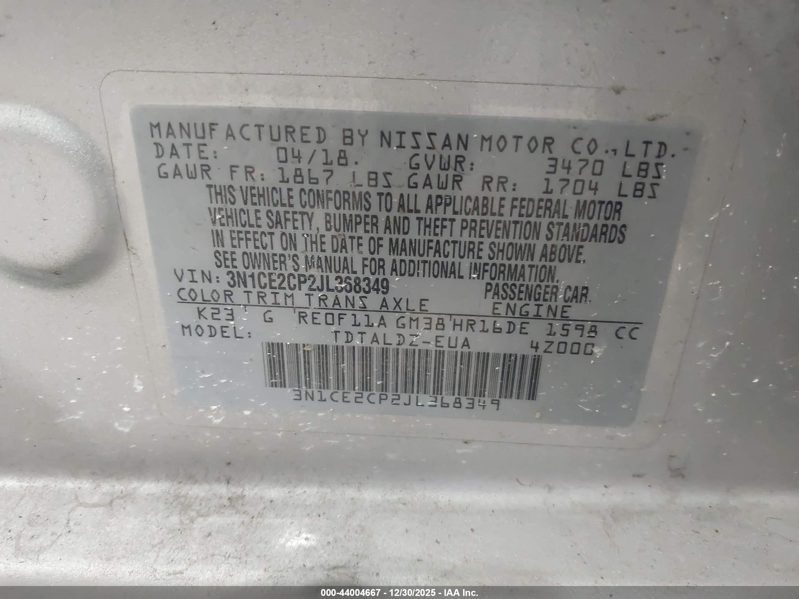 NISSAN VERSA image 9