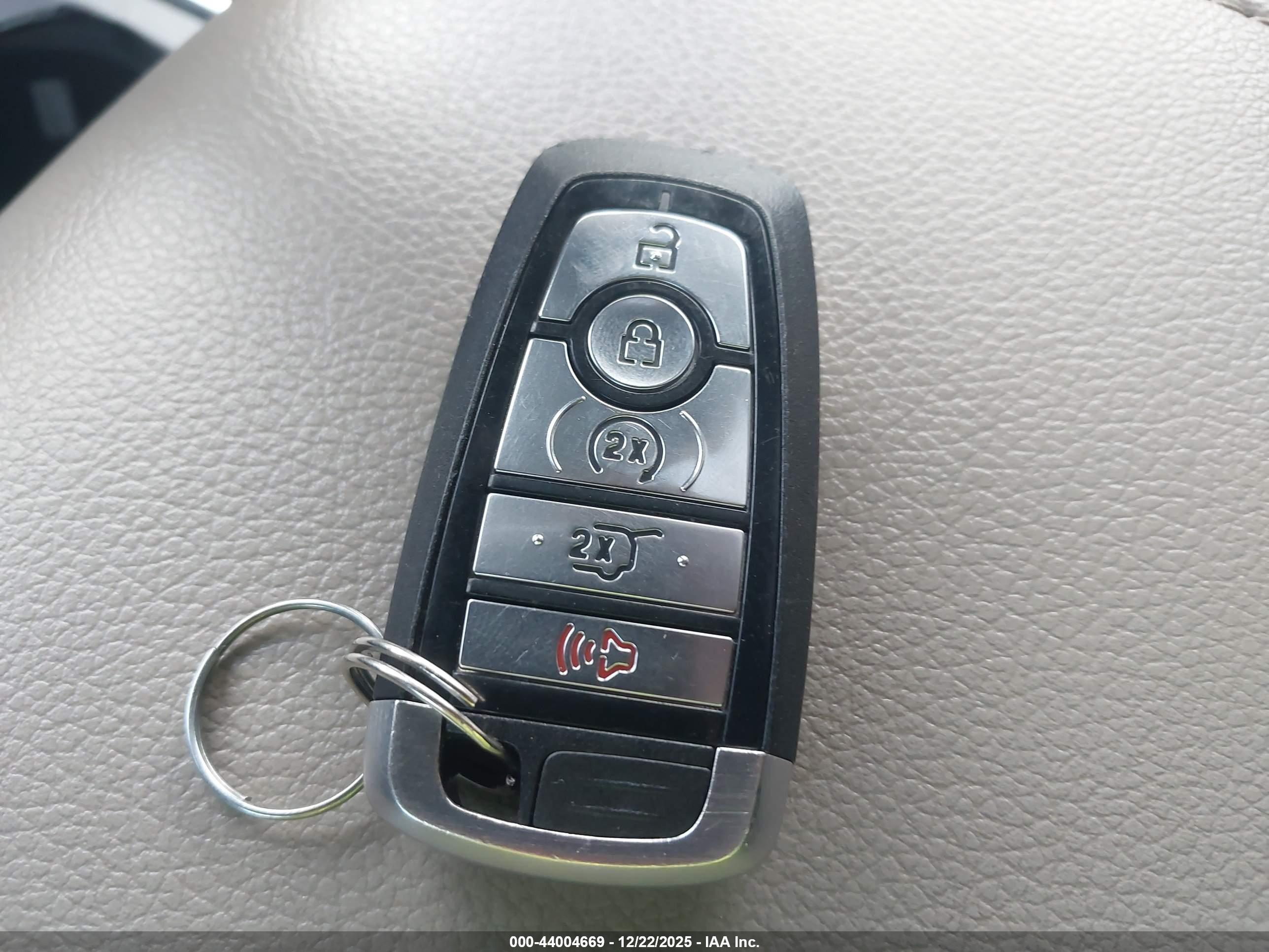 FORD EXPEDITION image 11