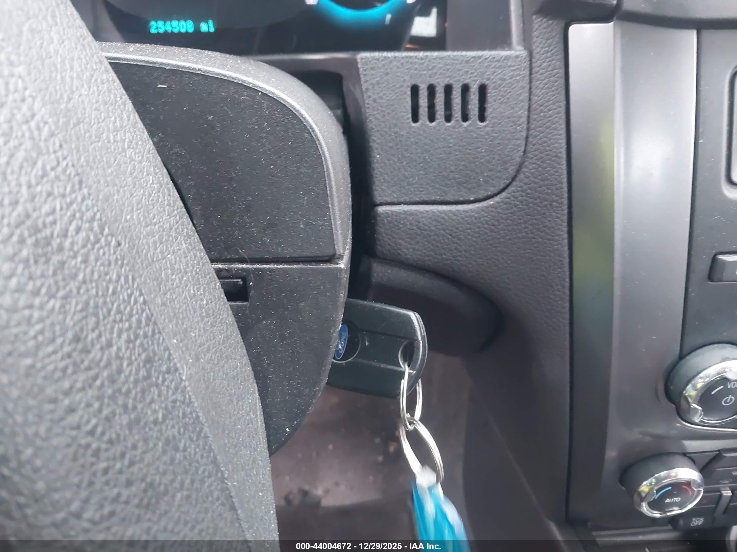 FORD FUSION image 11