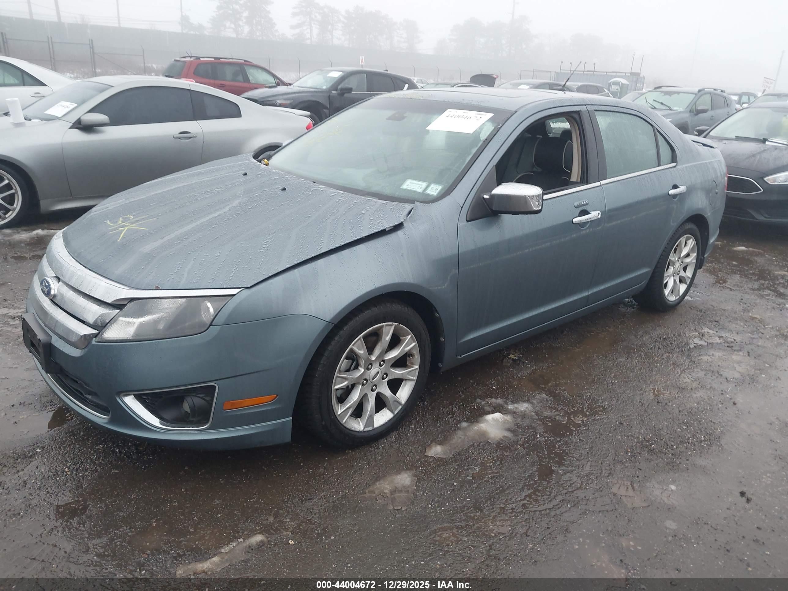 FORD FUSION image 2