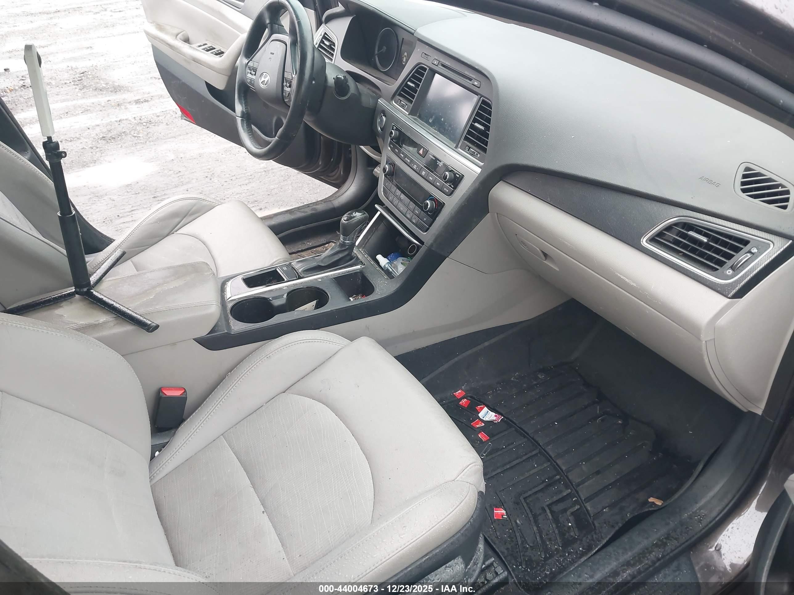 HYUNDAI SONATA image 5