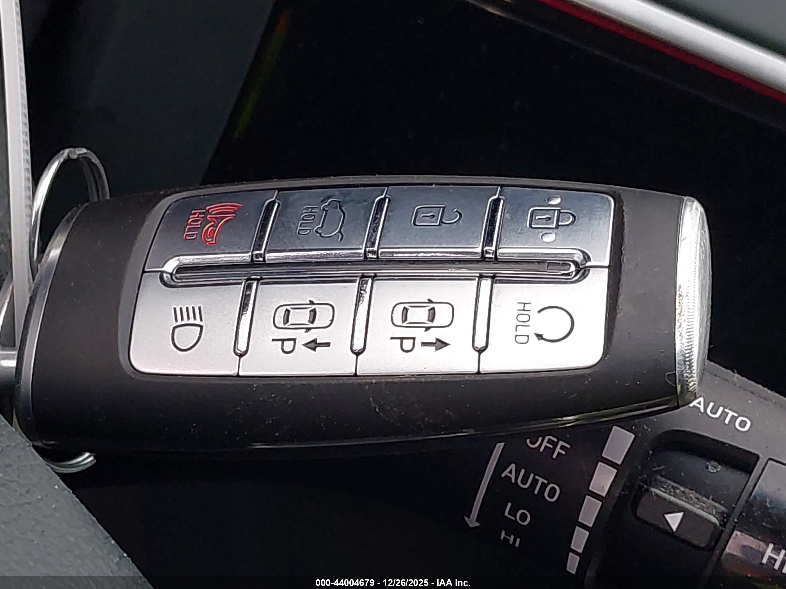 GENESIS GV70 image 11