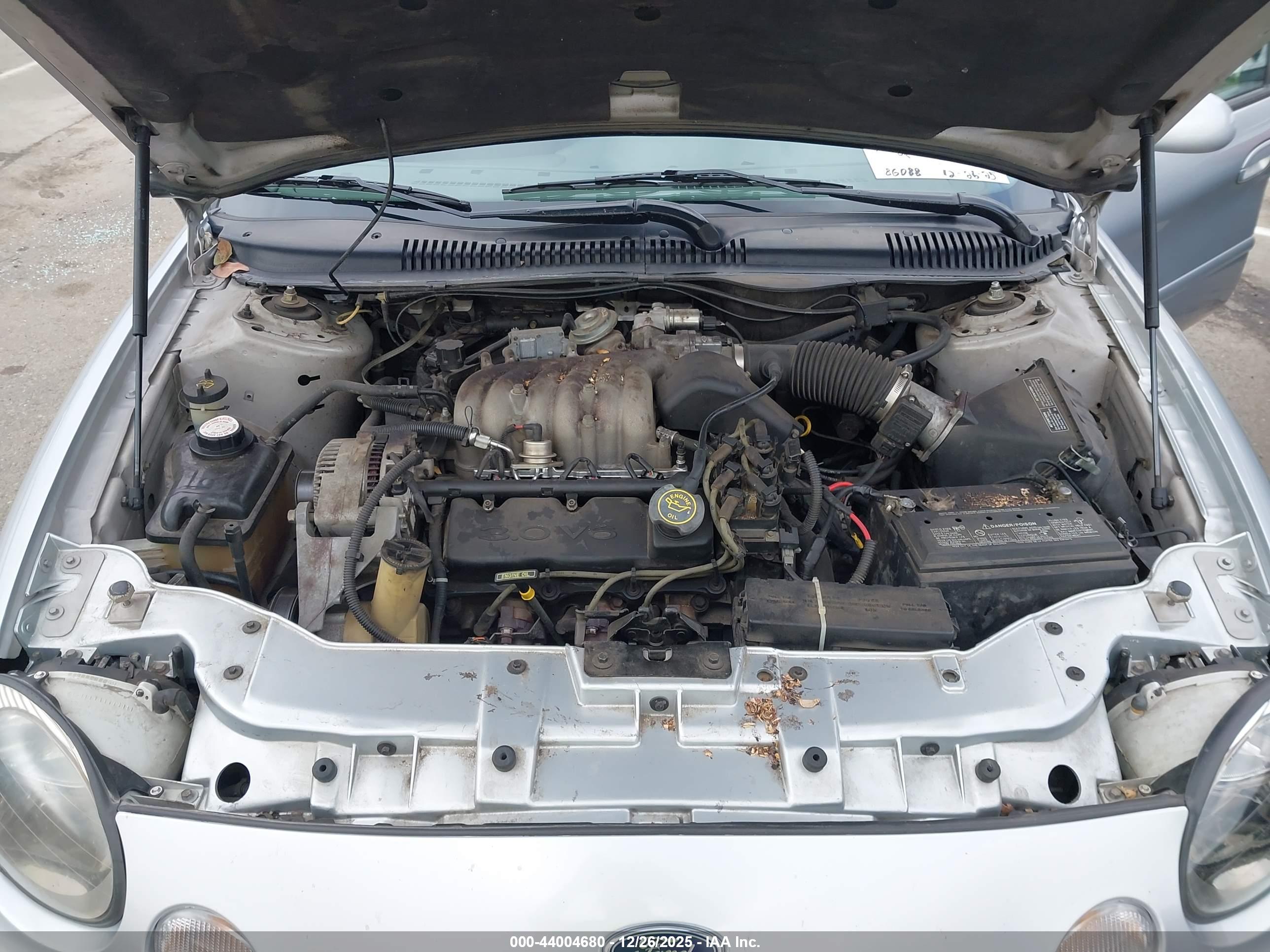 FORD TAURUS image 10