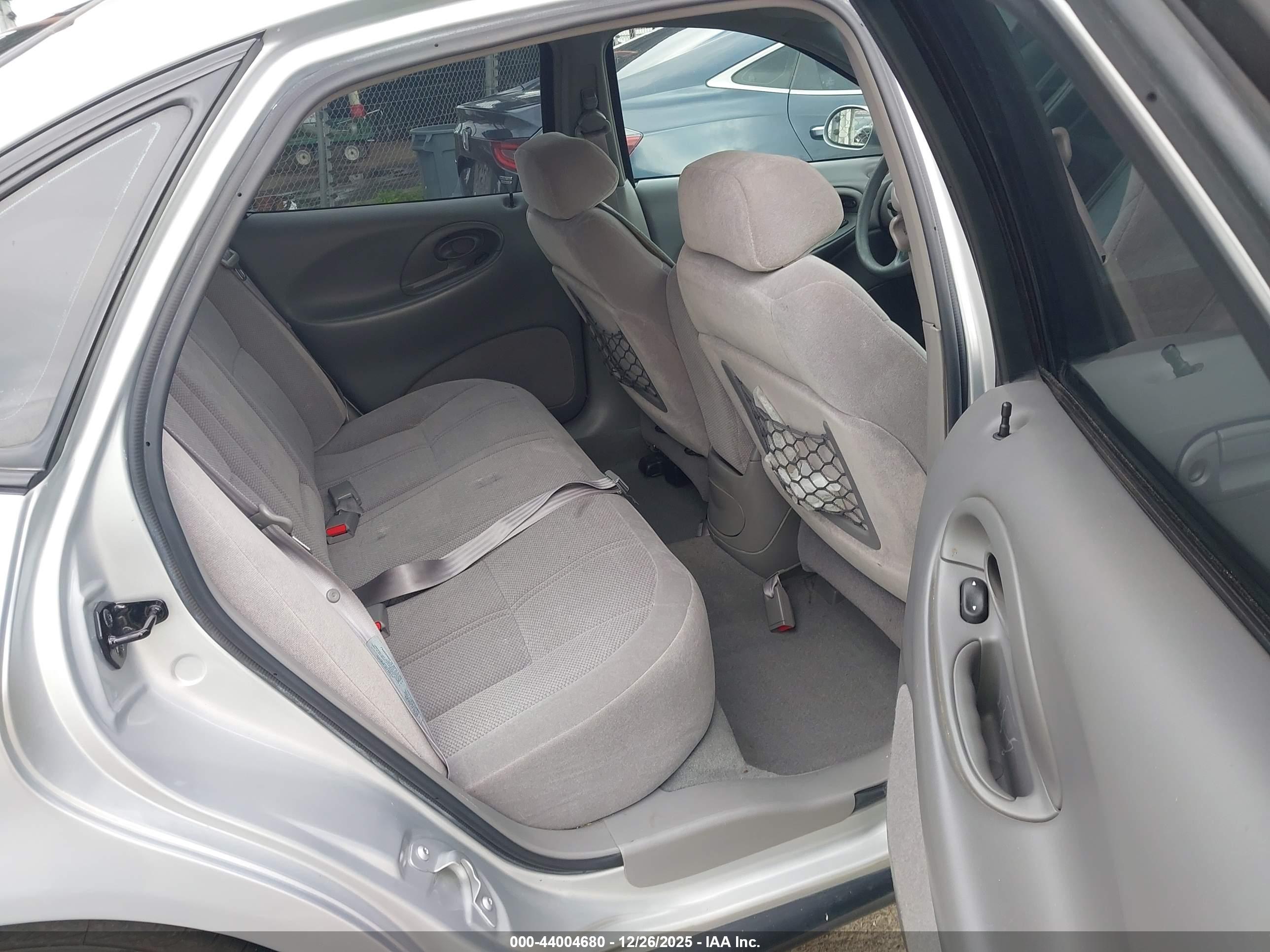 FORD TAURUS image 8