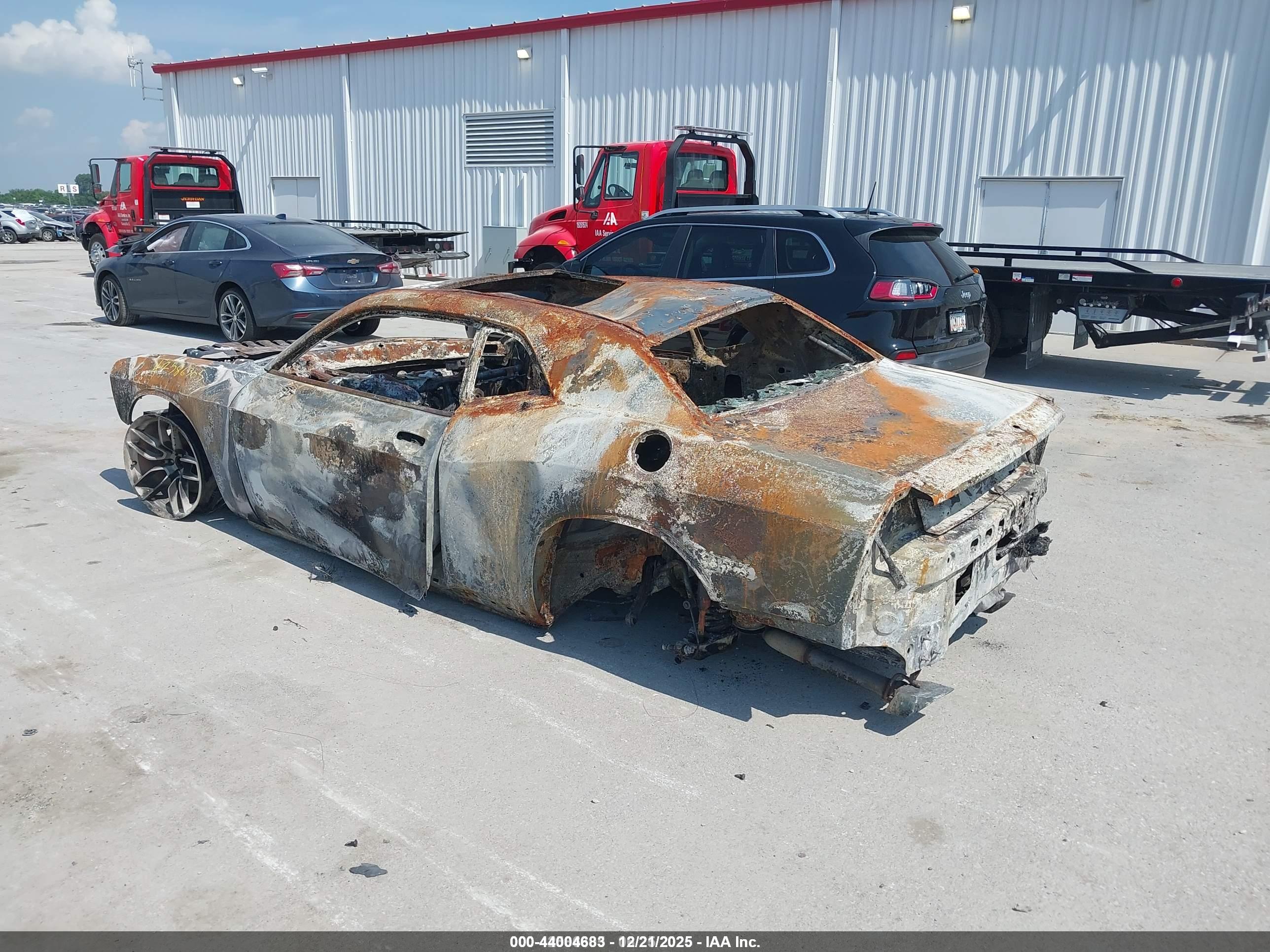 DODGE CHALLENGER image 3