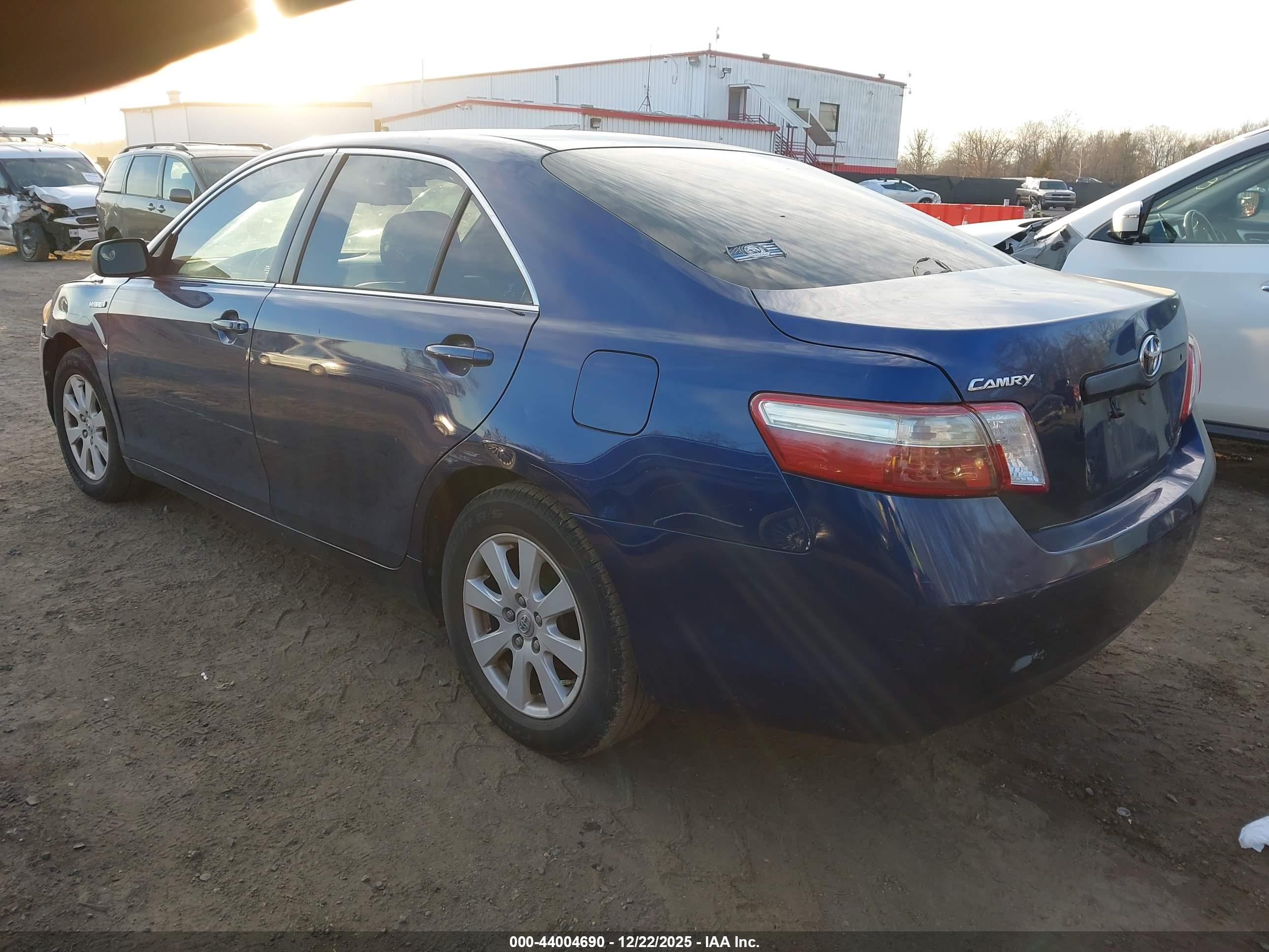 TOYOTA CAMRY image 3